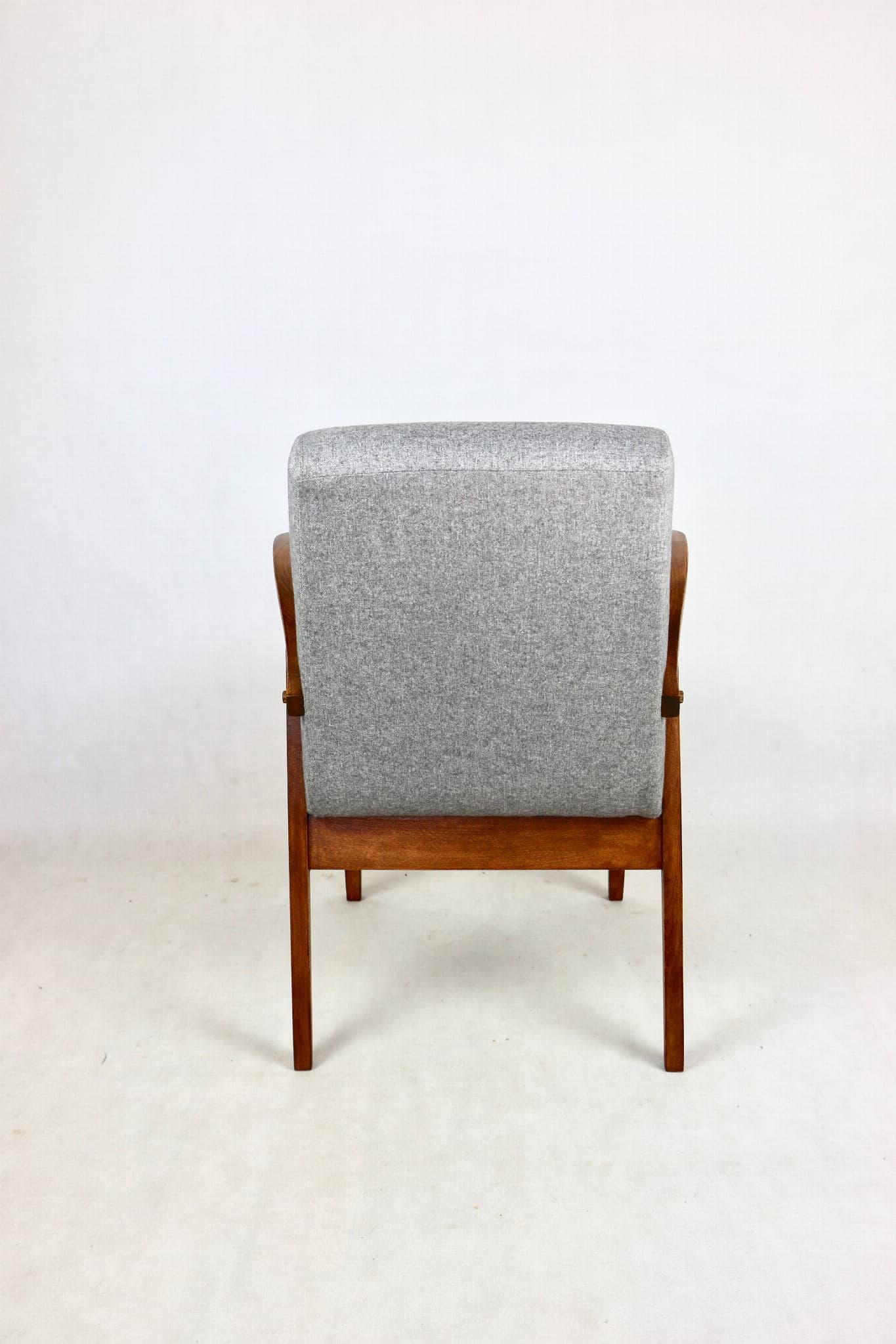 Komplet czterech foteli 300-123, szary, proj. M. Puchała, Polska, lata 60. - 108001