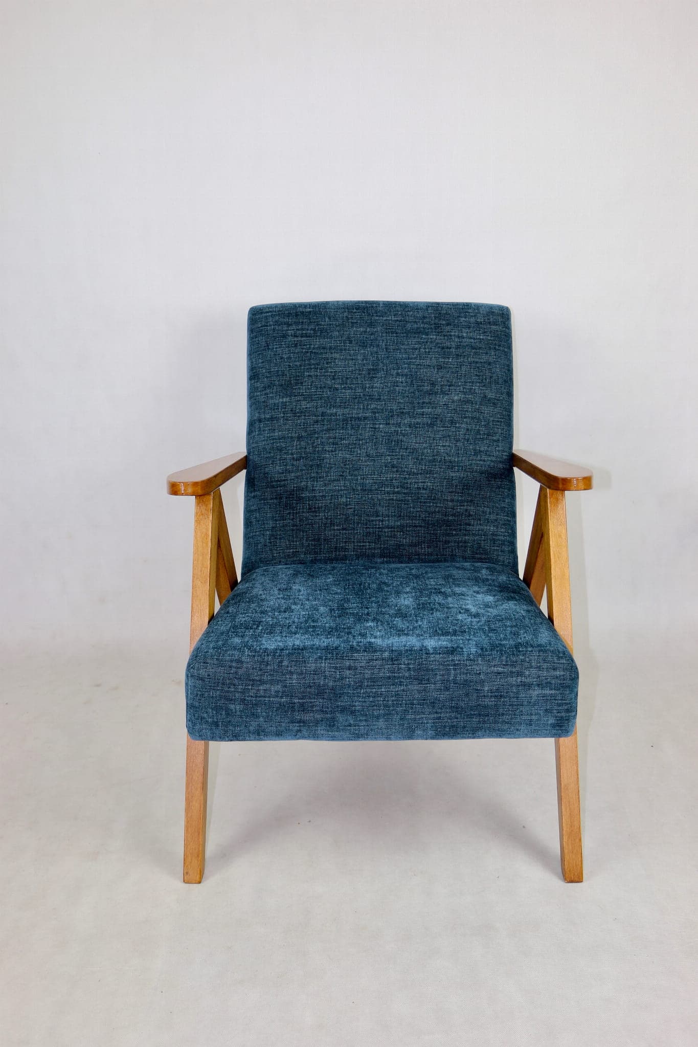 Fotel B-310 VAR, navy blue, tkanina, dąb, Polska, lata 70. - 107985