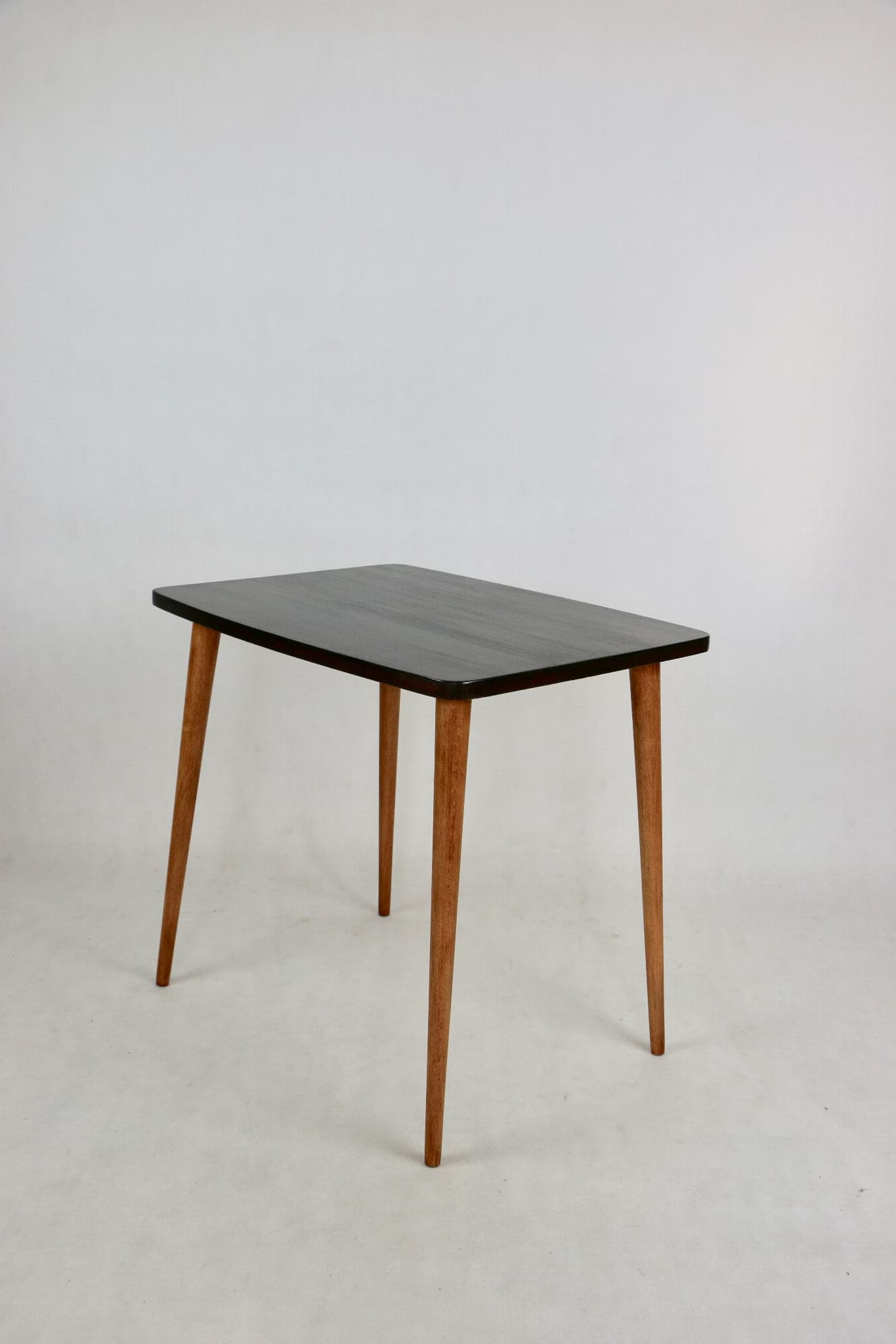 Stolik kawowy, brązowy ciemny, drewno, Polska, lata 70. - 107909