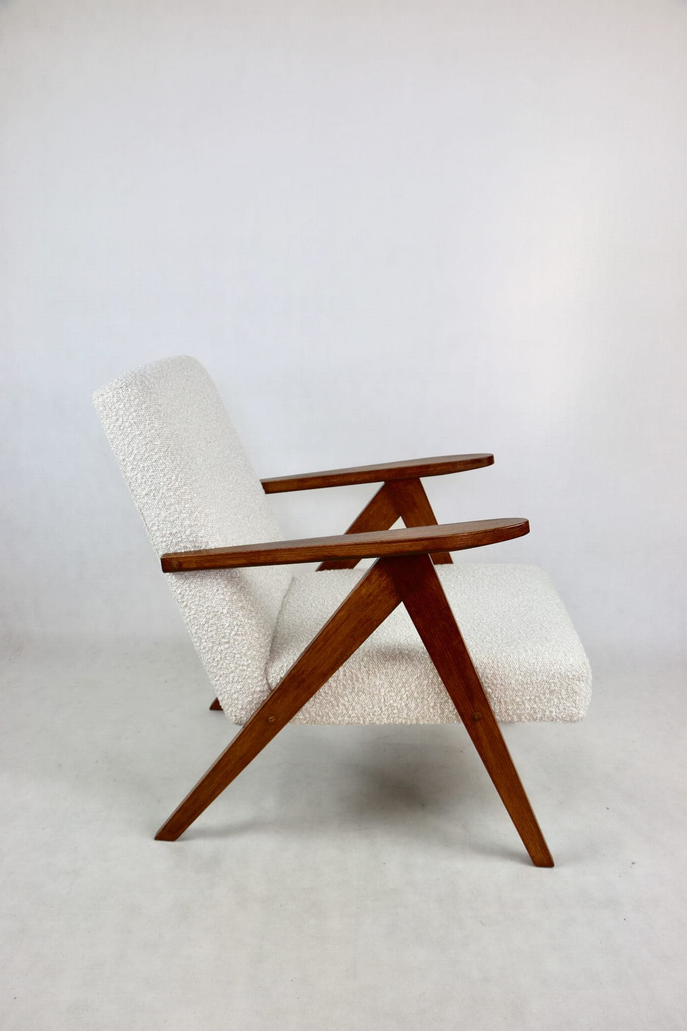 Armchair VAR B-310, ivory bouclé, walnut, Poland, 1970s. - 107873