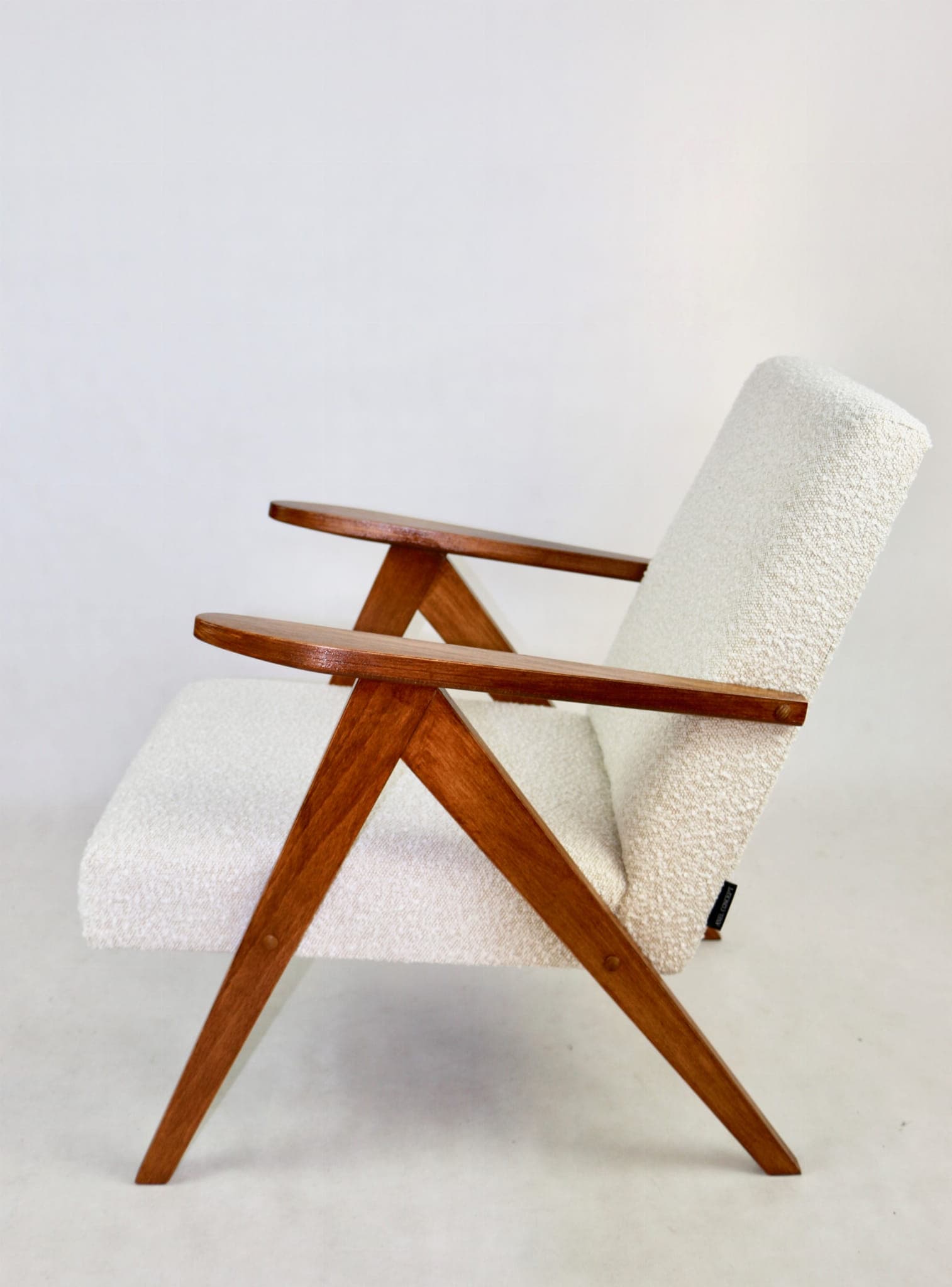 Armchair VAR B-310, ivory bouclé, walnut, Poland, 1970s. - 107869