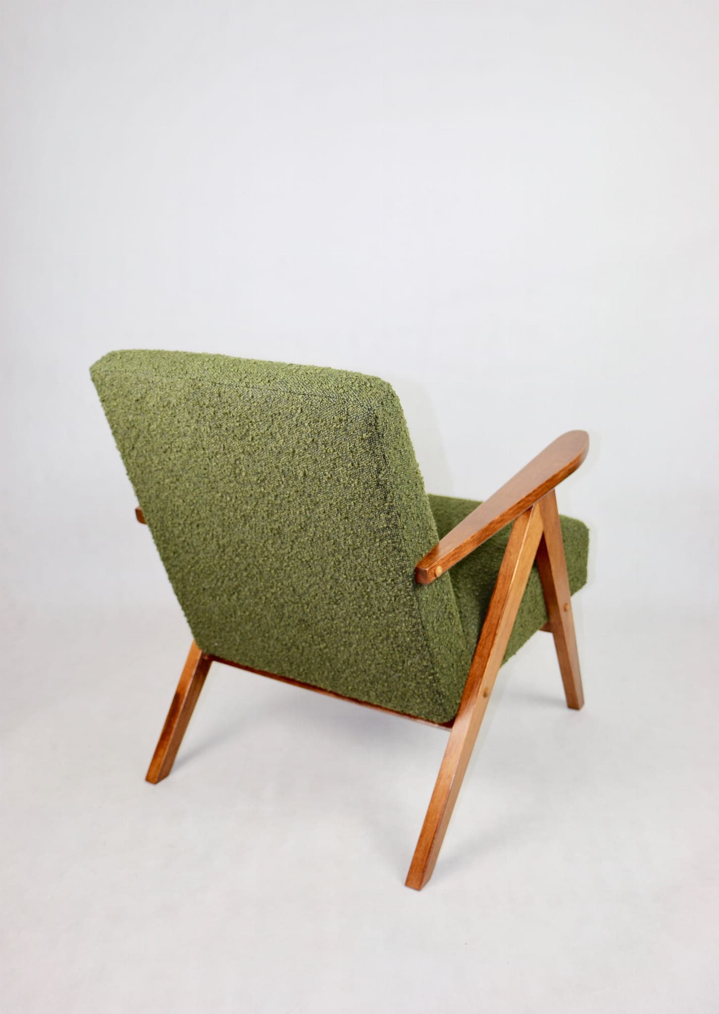 Armchair VAR B-310, olive bouclé, oak, Poland, 1970s. - 107830
