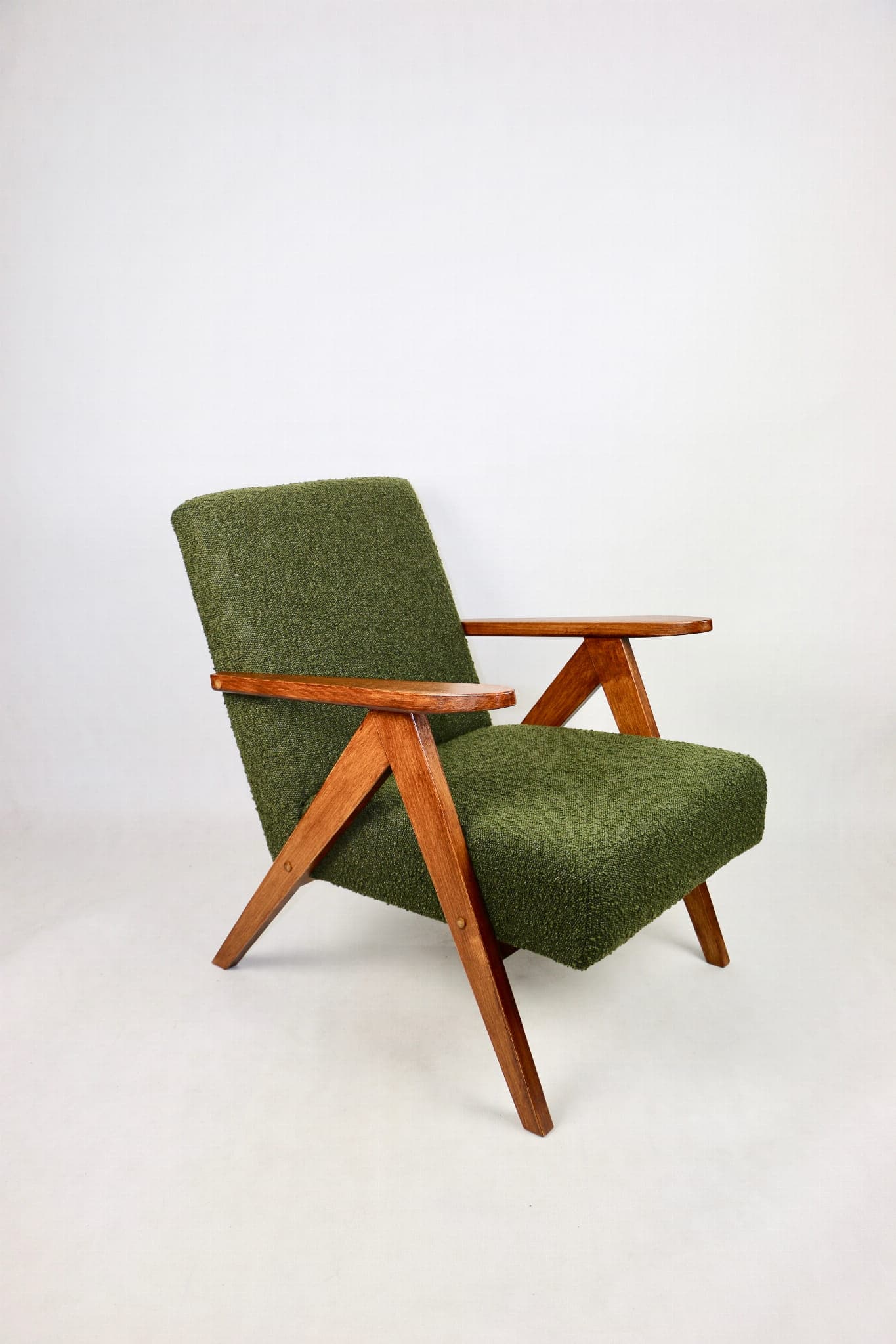 Armchair VAR B-310, olive bouclé, oak, Poland, 1970s. - 107828