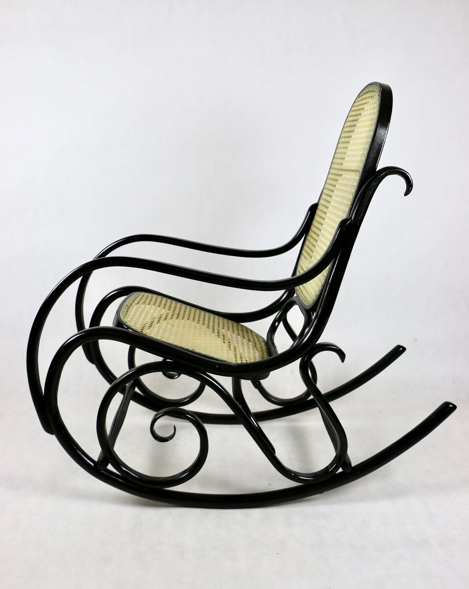 Rocking chair Thonet, black, bentwood cane, 1970s. - 107556