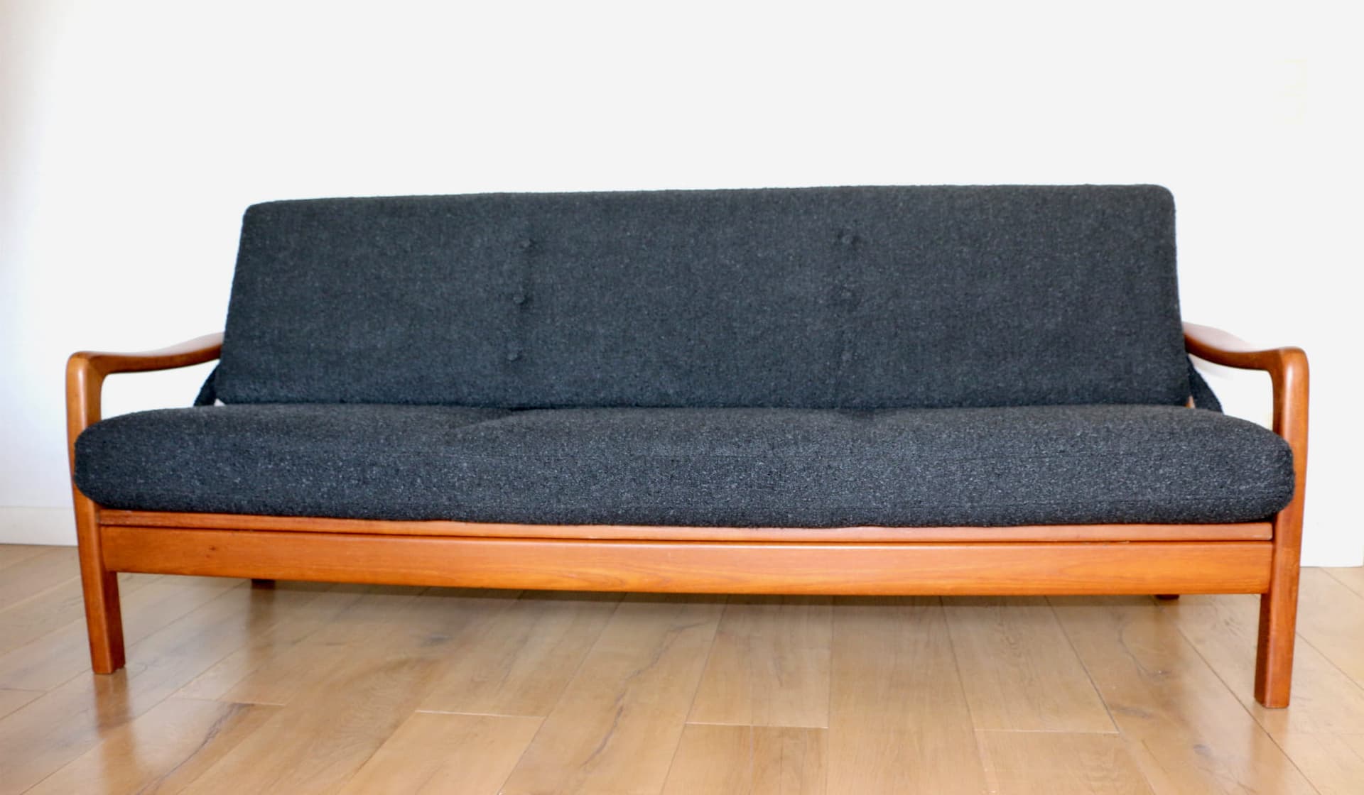 Sofa rozkładana, teak czarny bouclé, Dania, lata 70. - 107468