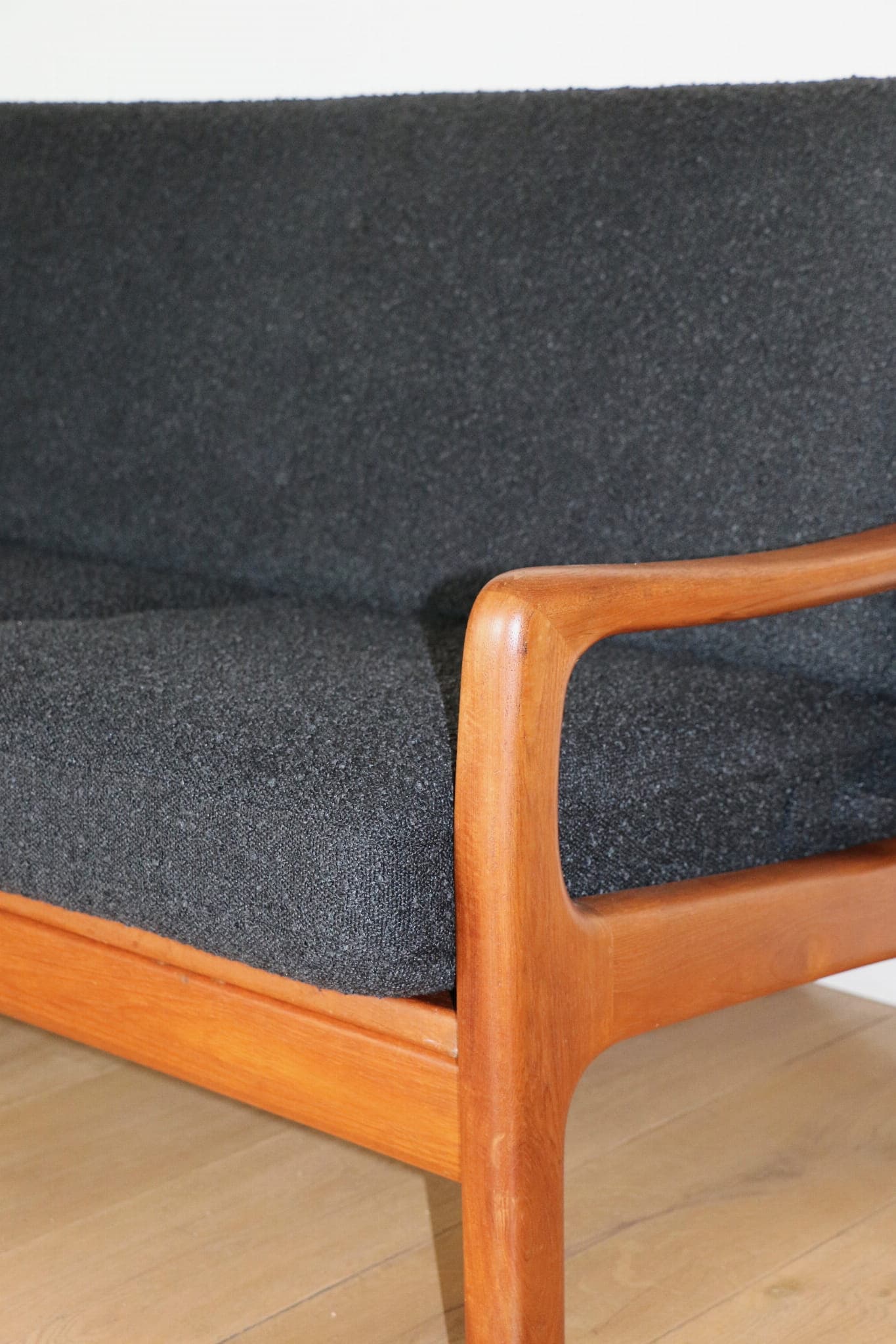 Sofa rozkładana, teak czarny bouclé, Dania, lata 70. - 107471