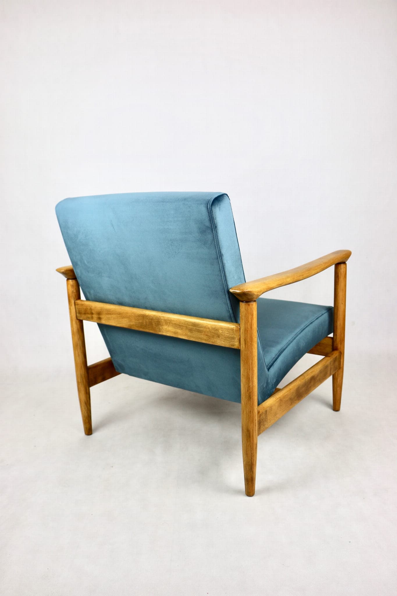Armchair GFM-142, turquoise velvet, natural wood, by E. Homa, Poland, 1970s. - 107450
