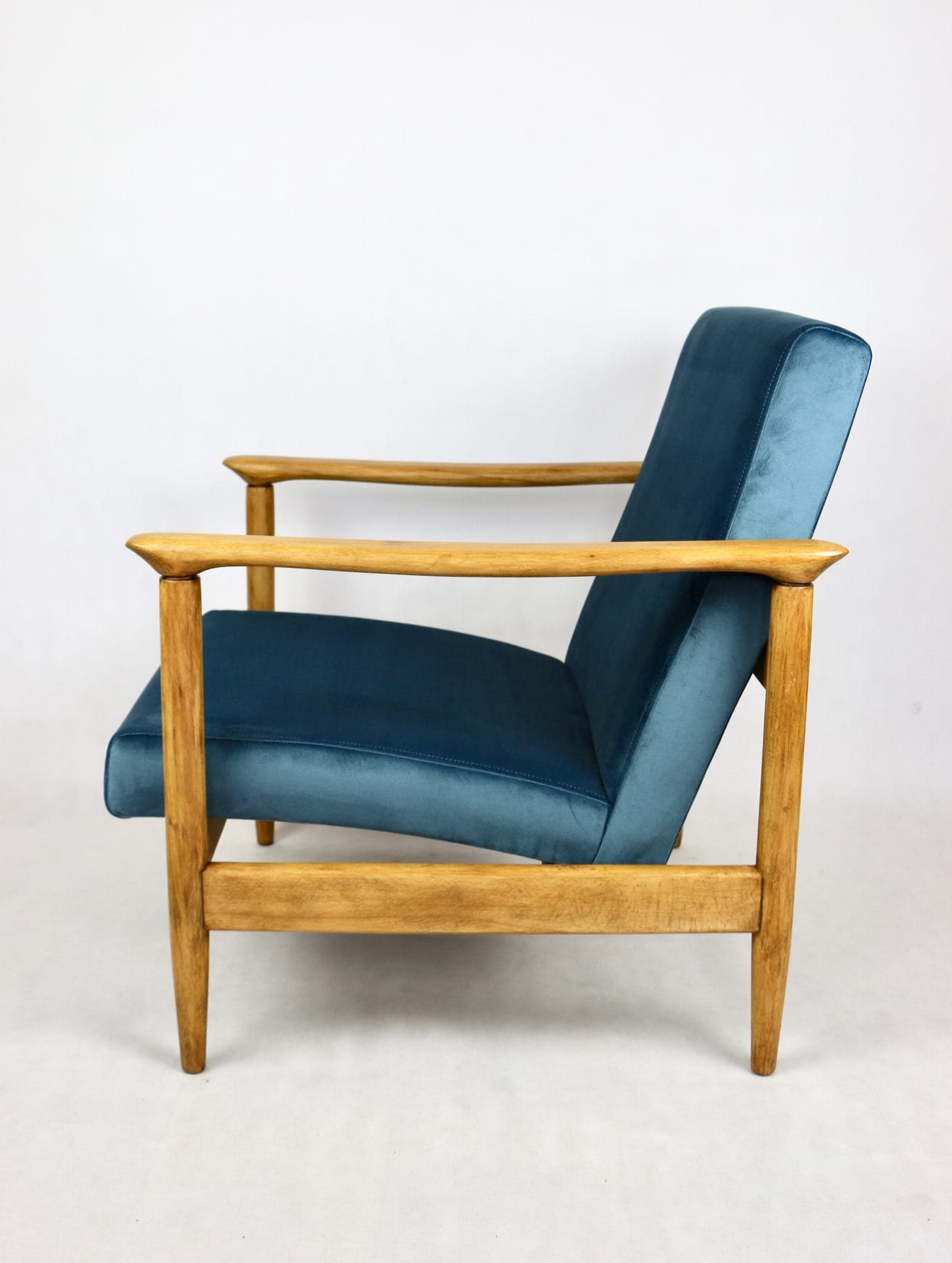 Armchair GFM-142, turquoise velvet, natural wood, by E. Homa, Poland, 1970s. - 107452