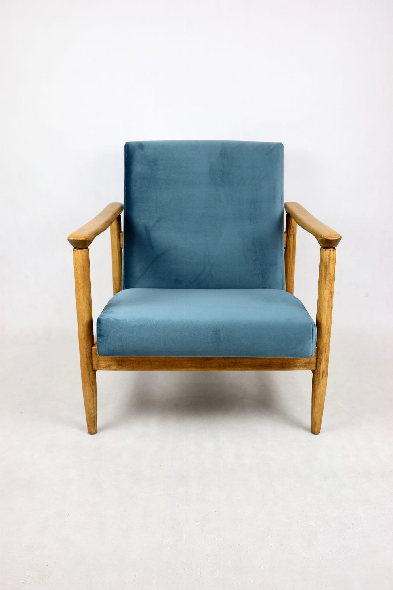 Armchair GFM-142, turquoise velvet, natural wood, by E. Homa, Poland, 1970s. - 107446