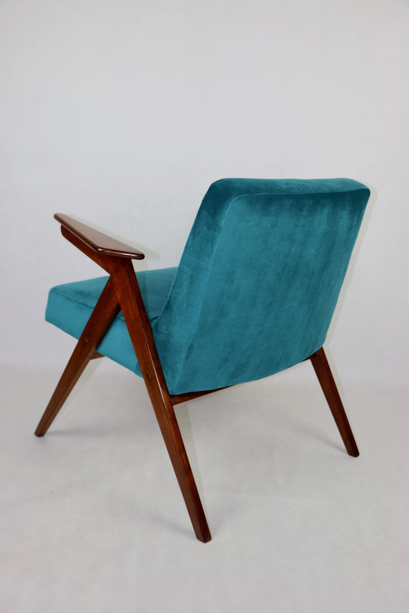 Fotel Bunny, velvet turkusowy, proj. J. Chierowski, Polska, lata 70. - 107399