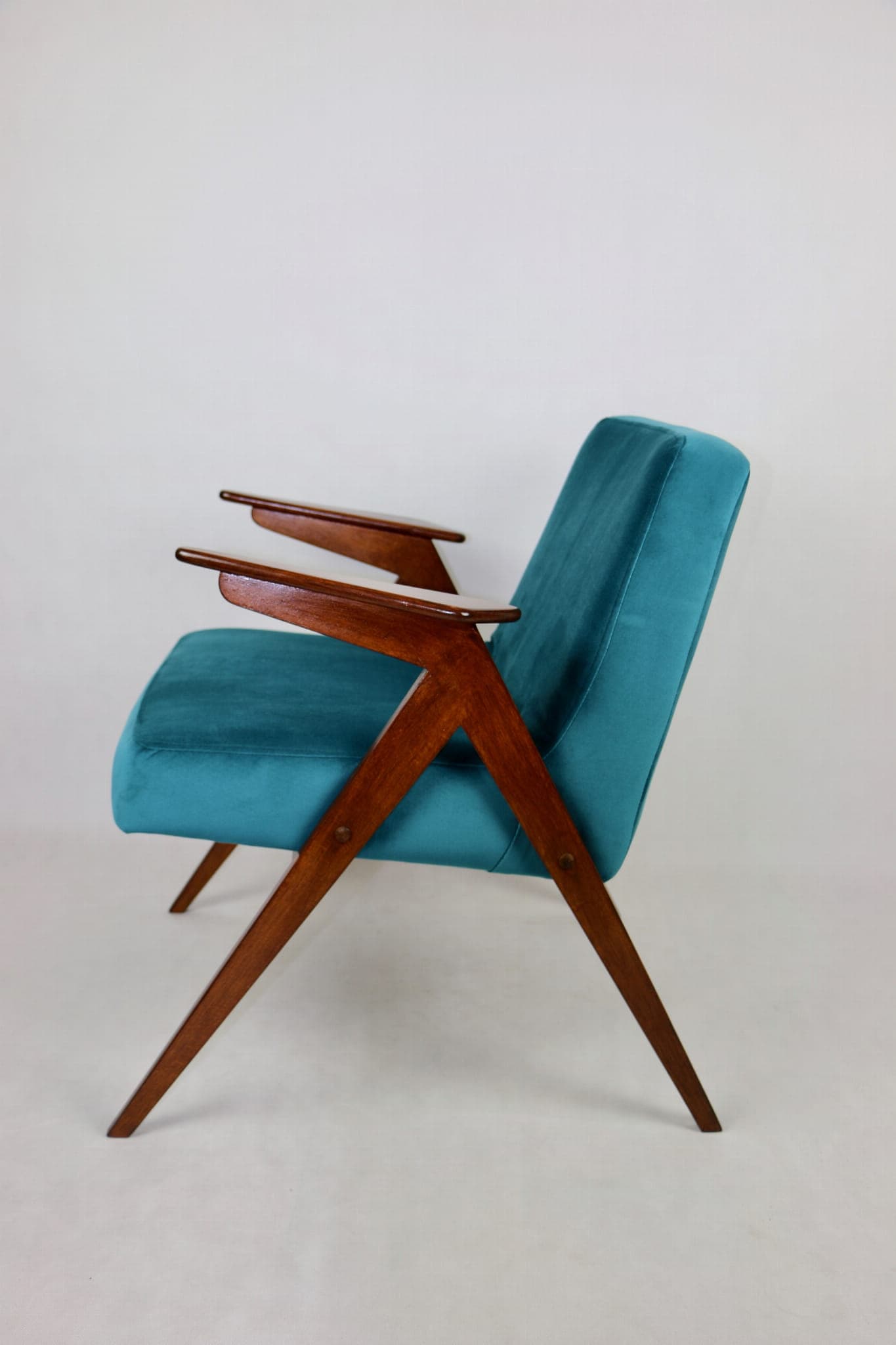 Fotel Bunny, velvet turkusowy, proj. J. Chierowski, Polska, lata 70. - 107400