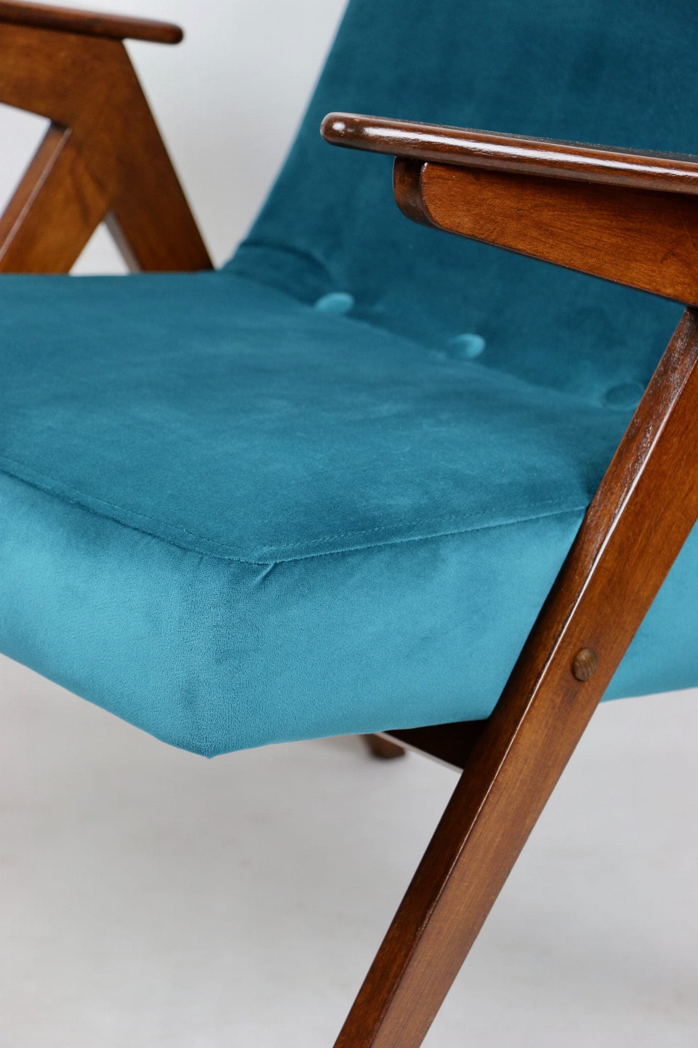 Fotel Bunny, velvet turkusowy, proj. J. Chierowski, Polska, lata 70. - 107402