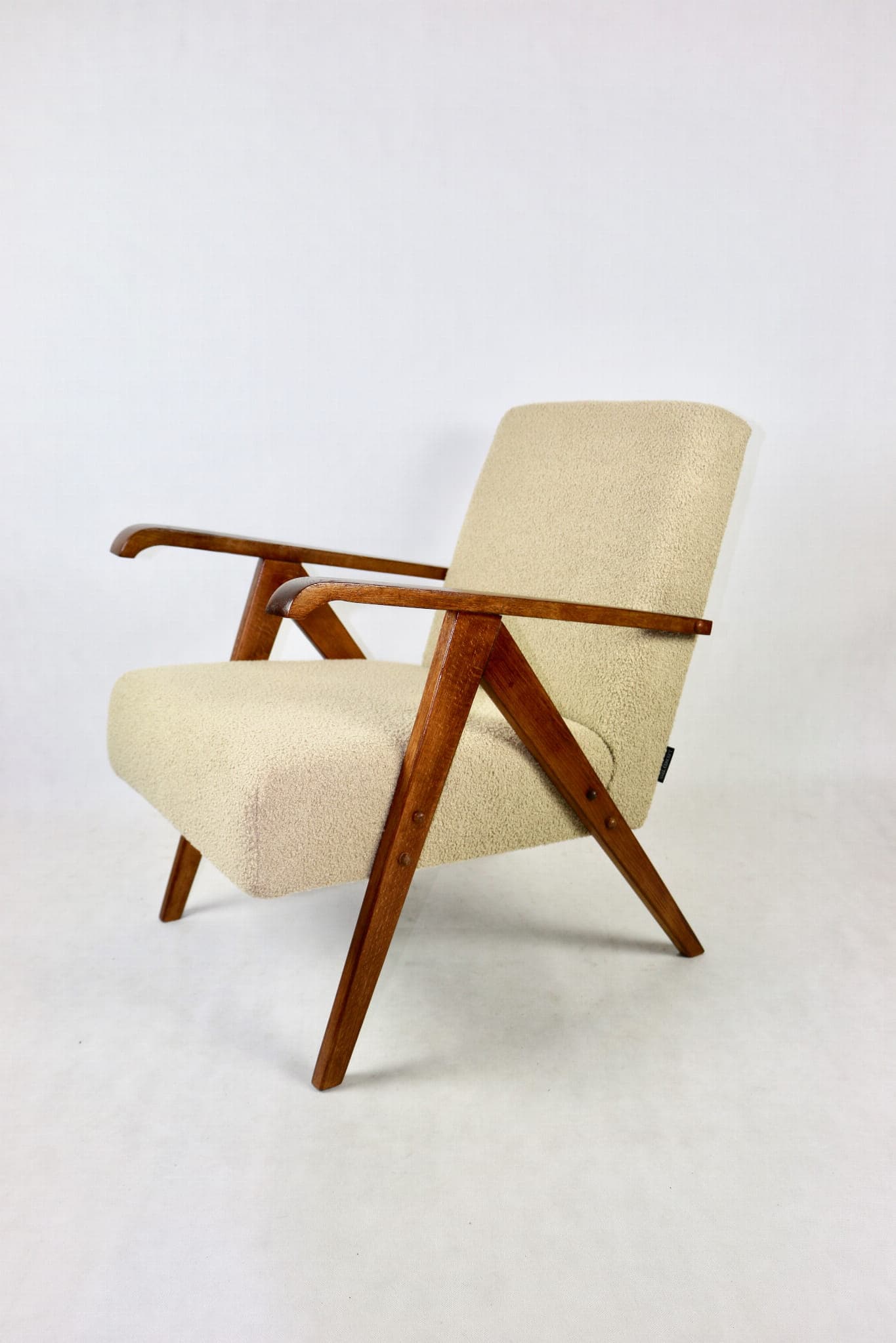 Fotel Var, boucle beż, orzech, lata 70. - 107384