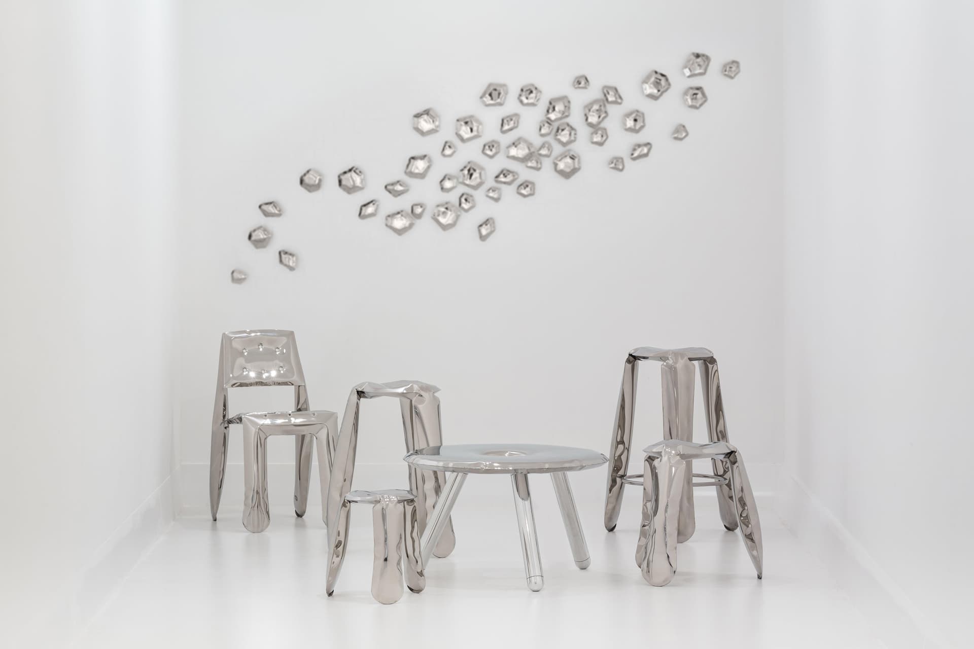 Zestaw dwunastu wieszaków ściennych KAMYKI, srebrny, Zieta Studio - 121846