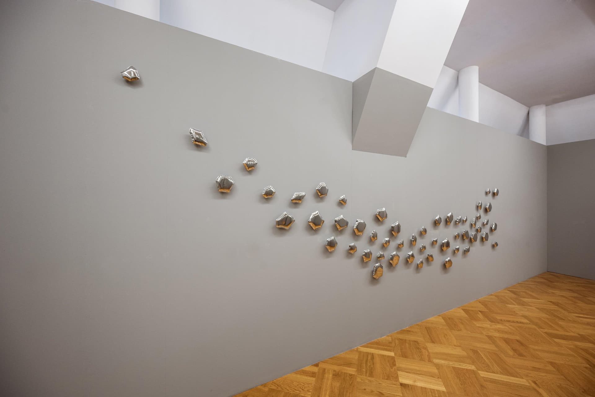 Zestaw sześciu wieszaków ściennych KAMYKI, srebrny, Zieta Studio - 121835