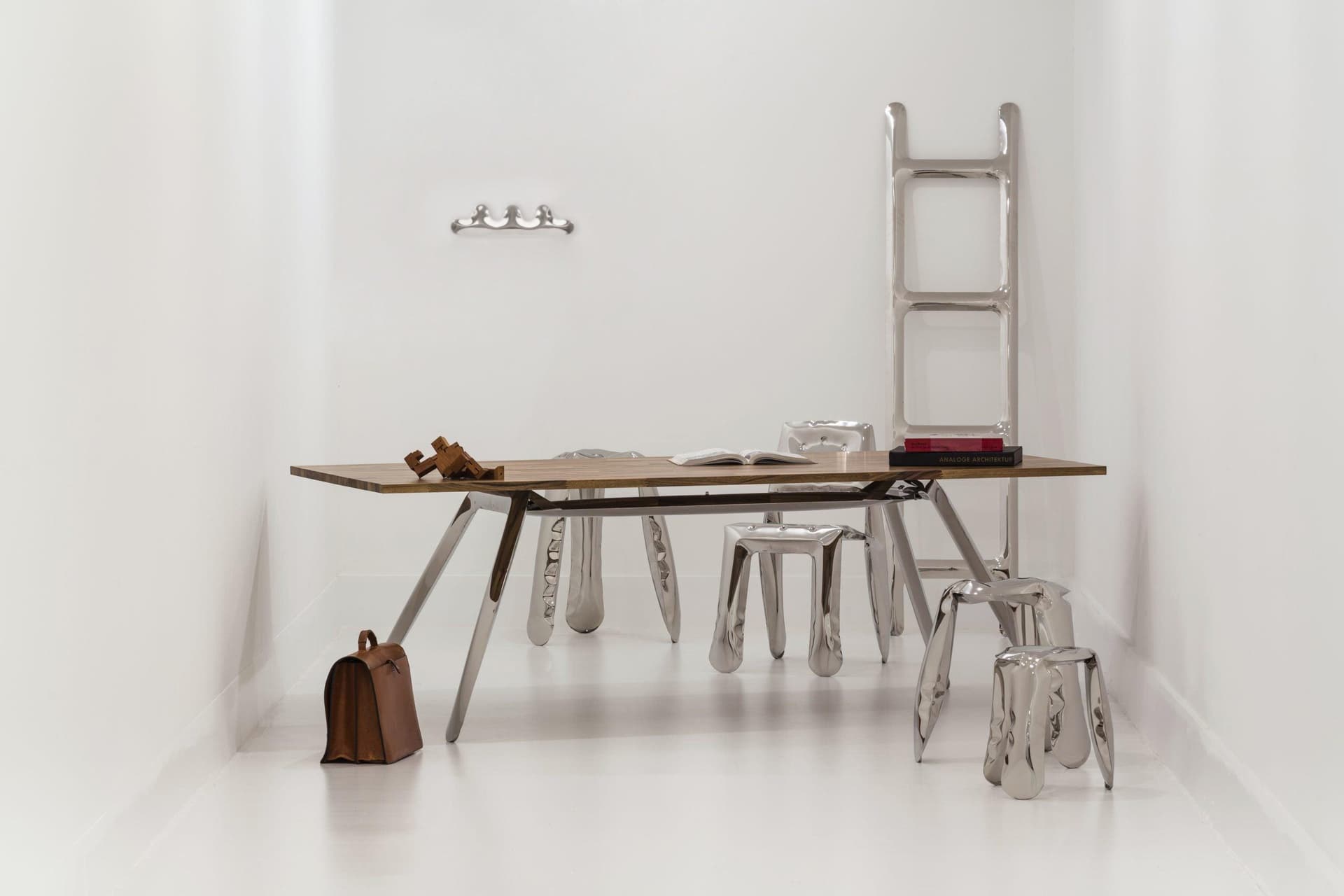 KAMM coat rack black Kamm 9, Zieta Studio - 121330