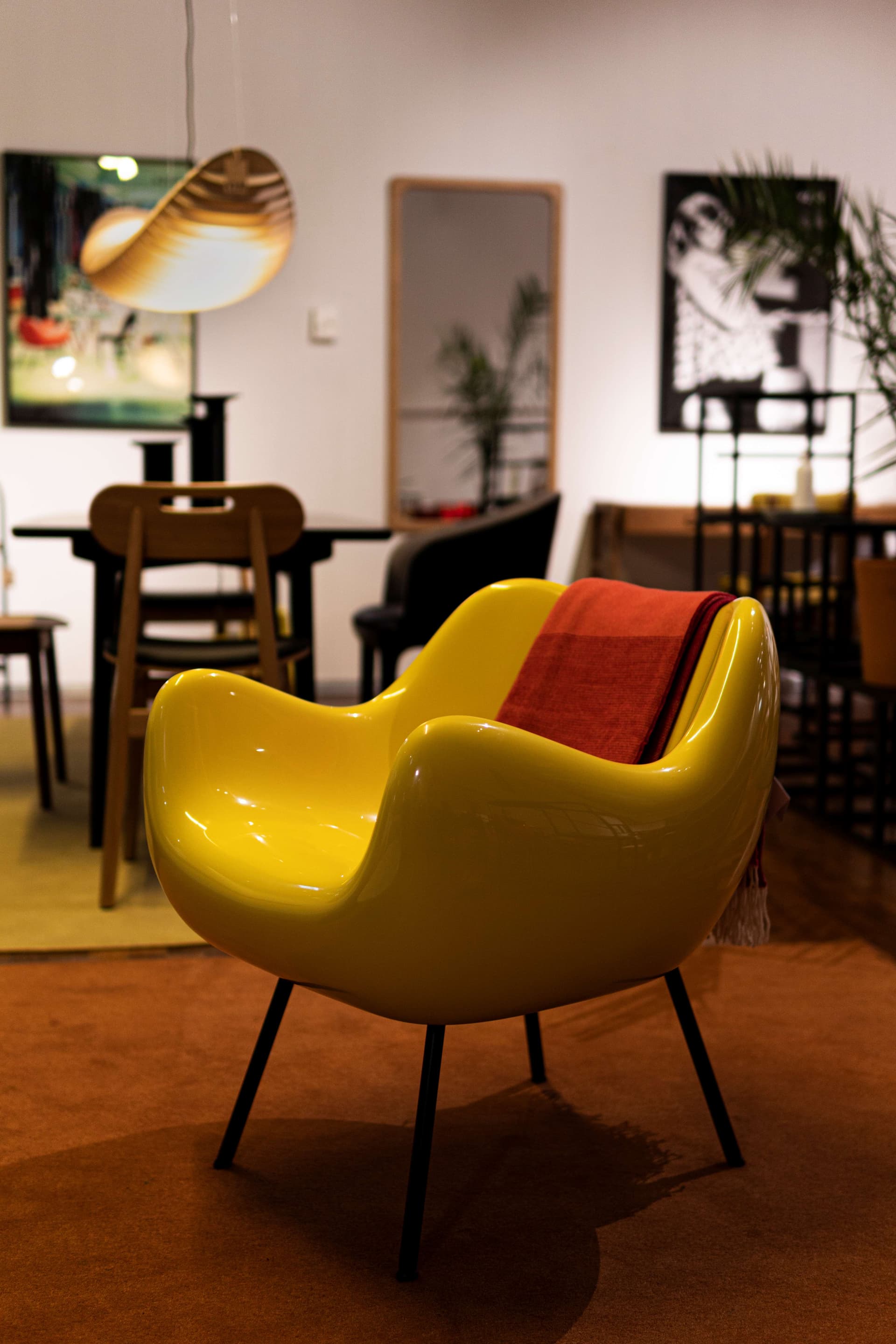 Fotel RM58 Classic żółty, proj. R. Modzelewski, VZÓR - 7634