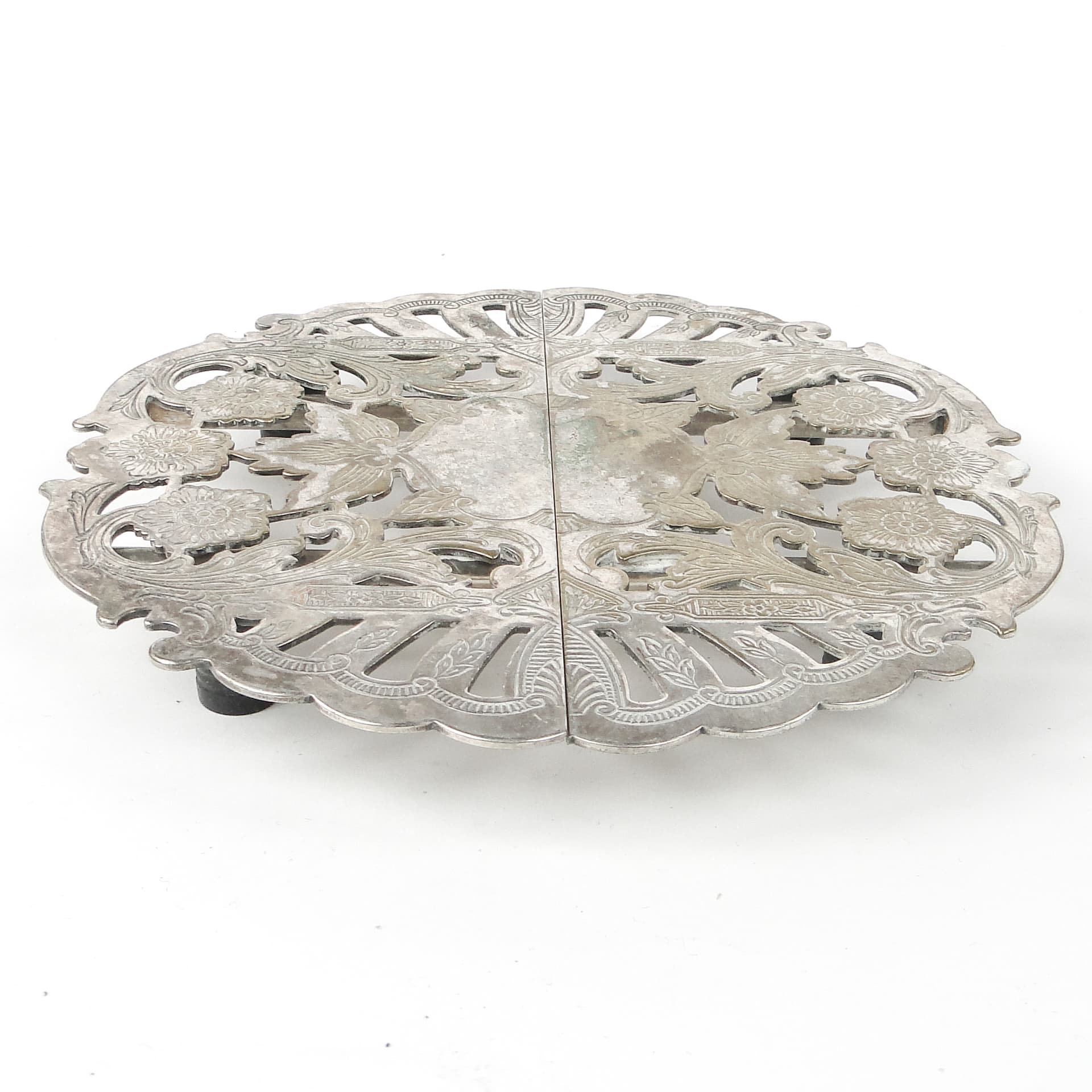 Taca pod gorące naczynia Rococo, mosiądz srebrzony, Dania, lata 60. - 108950