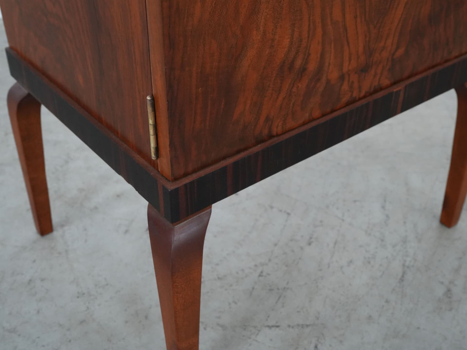 Szafka, orzech ciemny, Dania, lata 60. - 109408