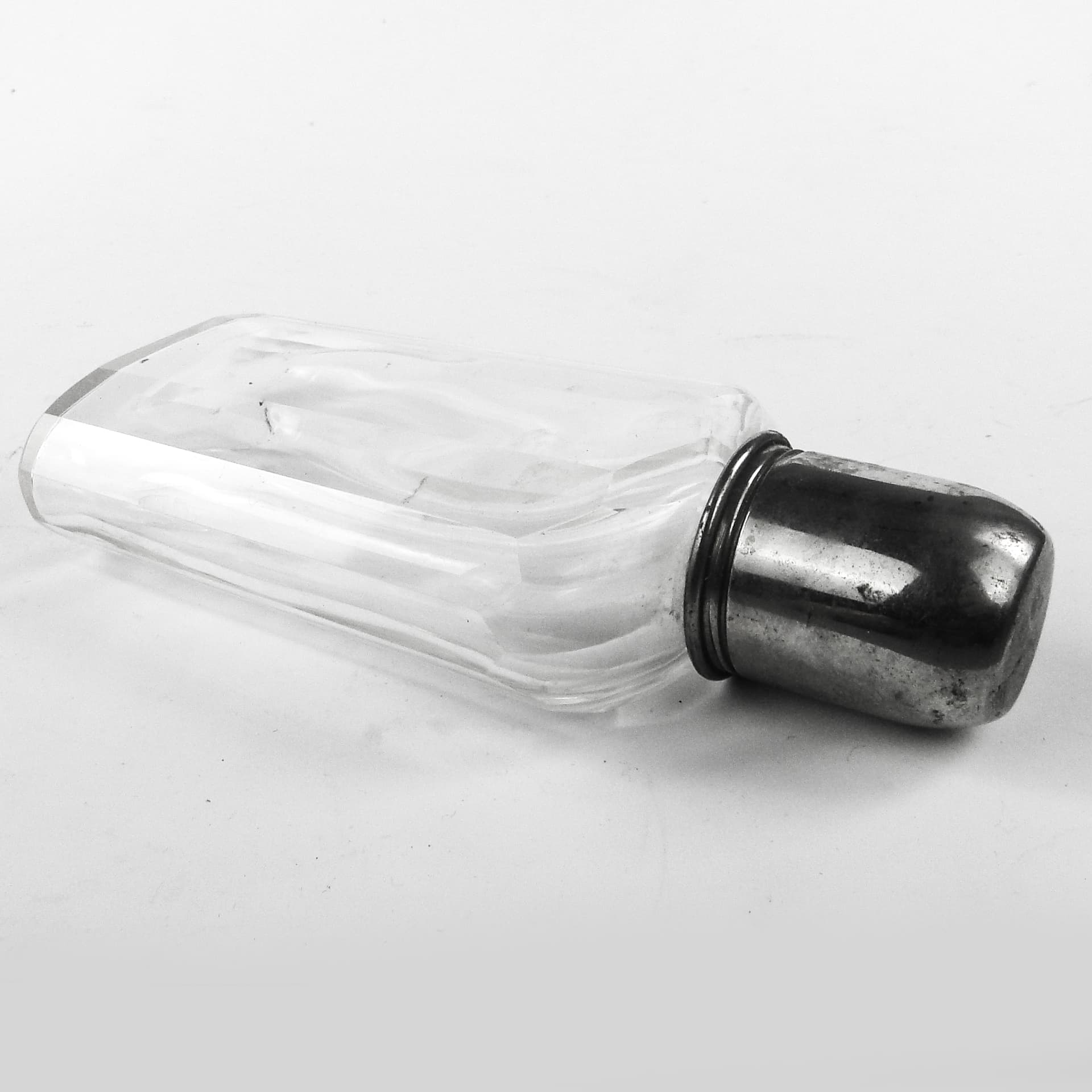 Art Deco hip flask, crystal, France, 1930s - 109556