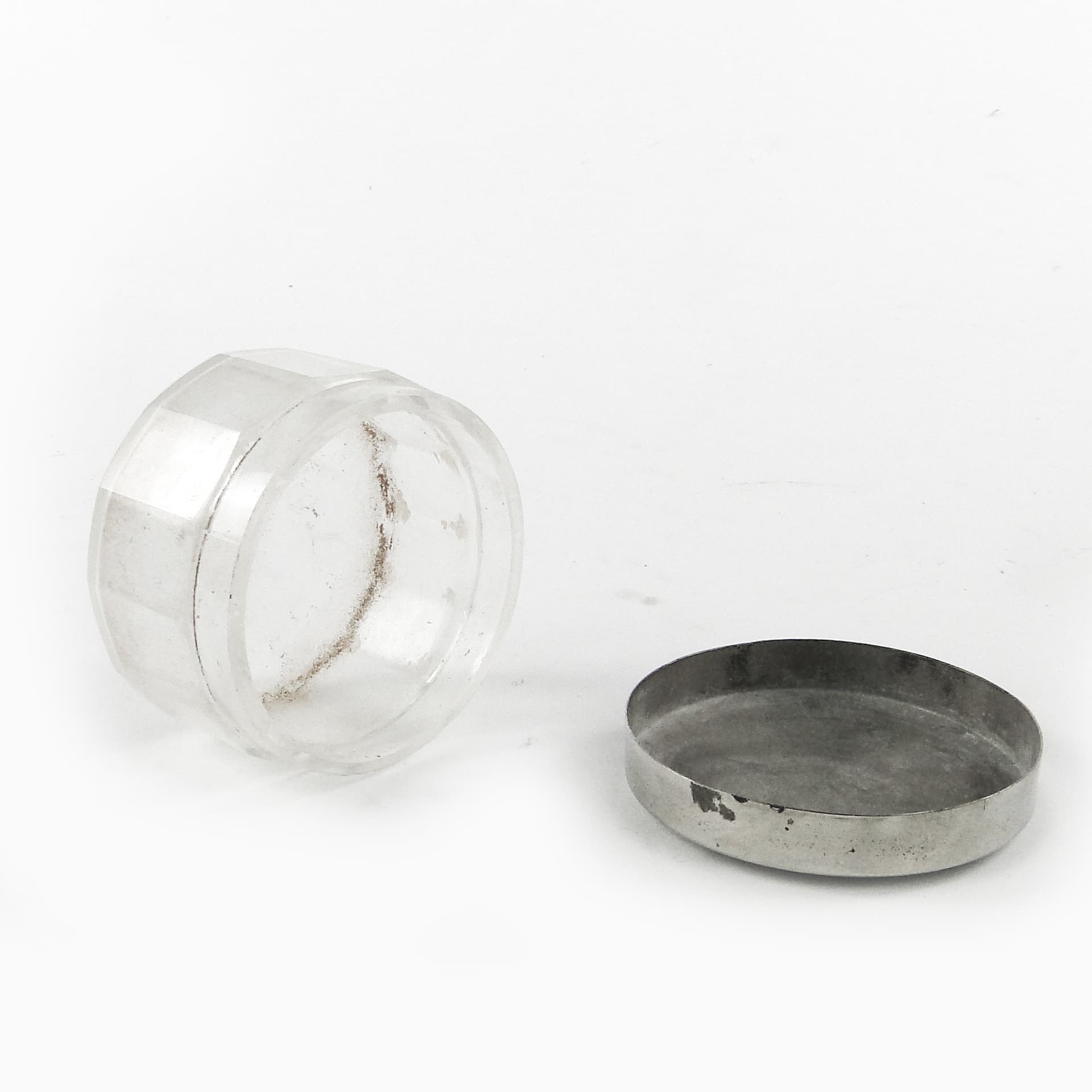 Art Deco pill box, crystal, silver-plated copper, Poland, 1930s. - 109613