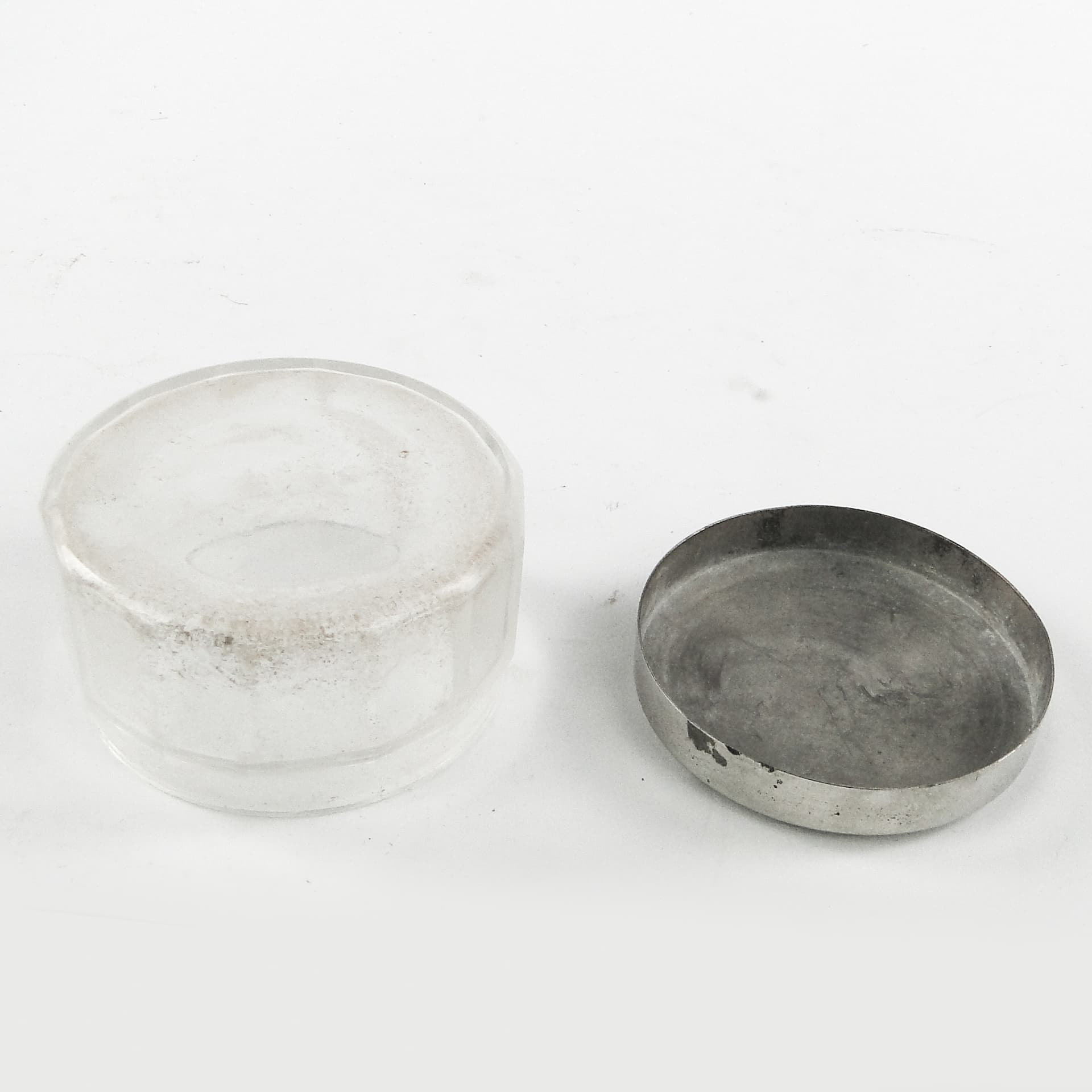 Art Deco pill box, crystal, silver-plated copper, Poland, 1930s. - 109616