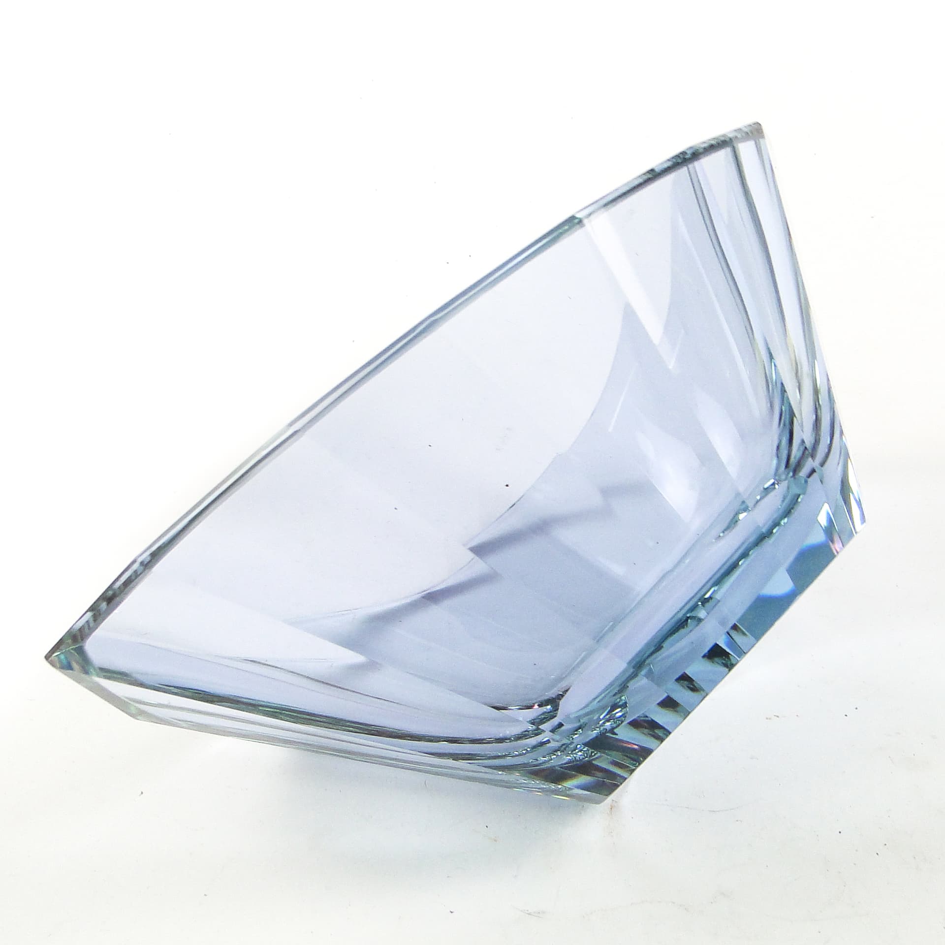 Art Deco jardiniere, alexandrite glass, Bohemia, Czechoslovakia, 1930s. - 110335