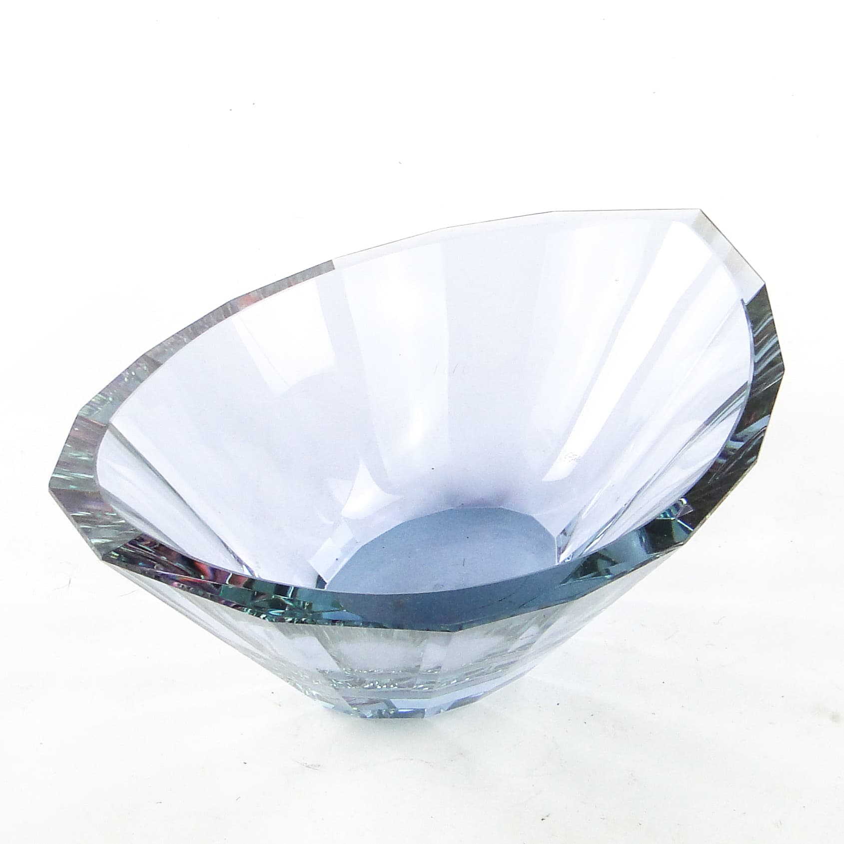 Art Deco jardiniere, alexandrite glass, Bohemia, Czechoslovakia, 1930s. - 110334