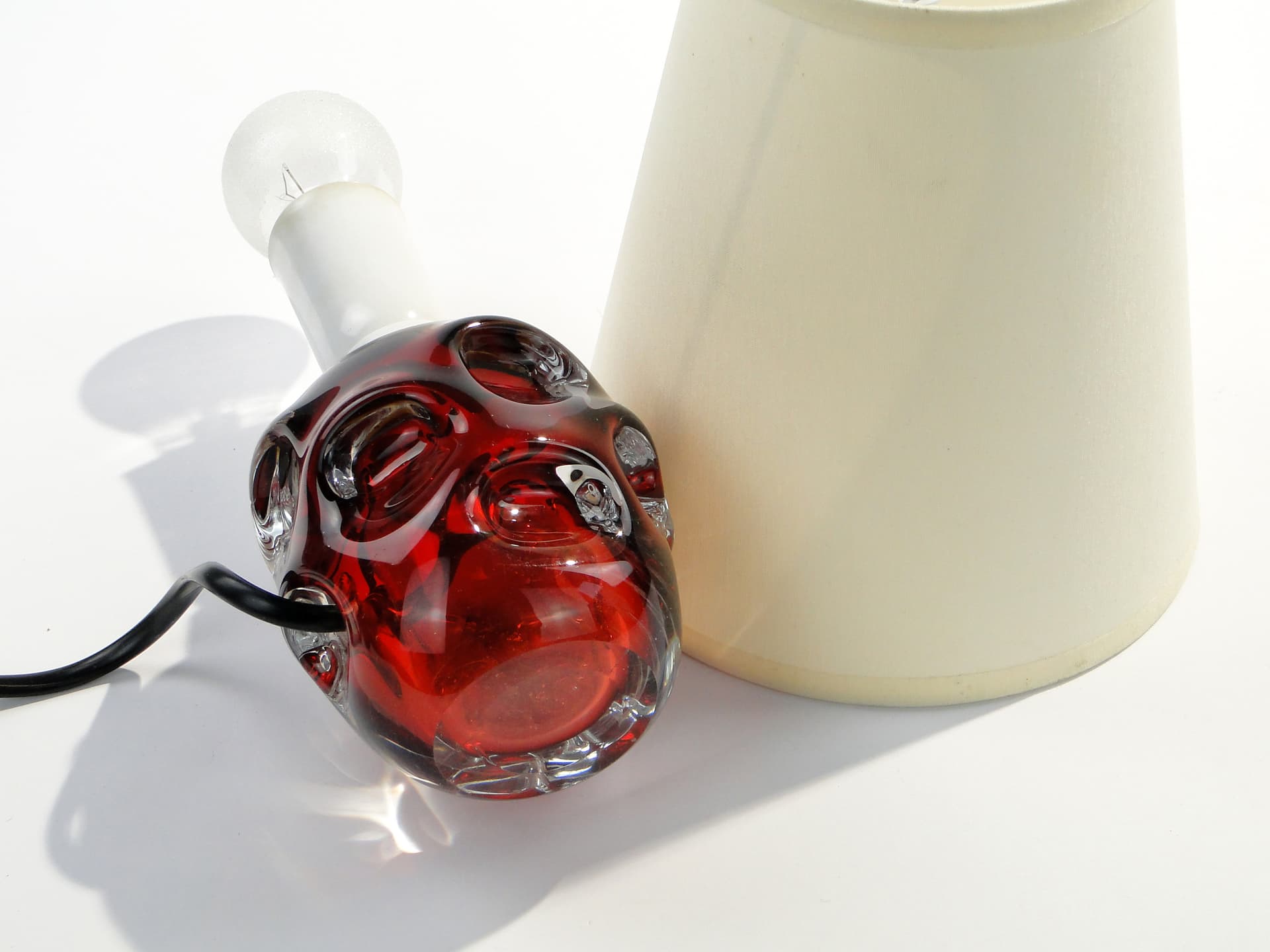 Table lamp, red glass, Val St Lambert, Belgium, 1960s. - 7908