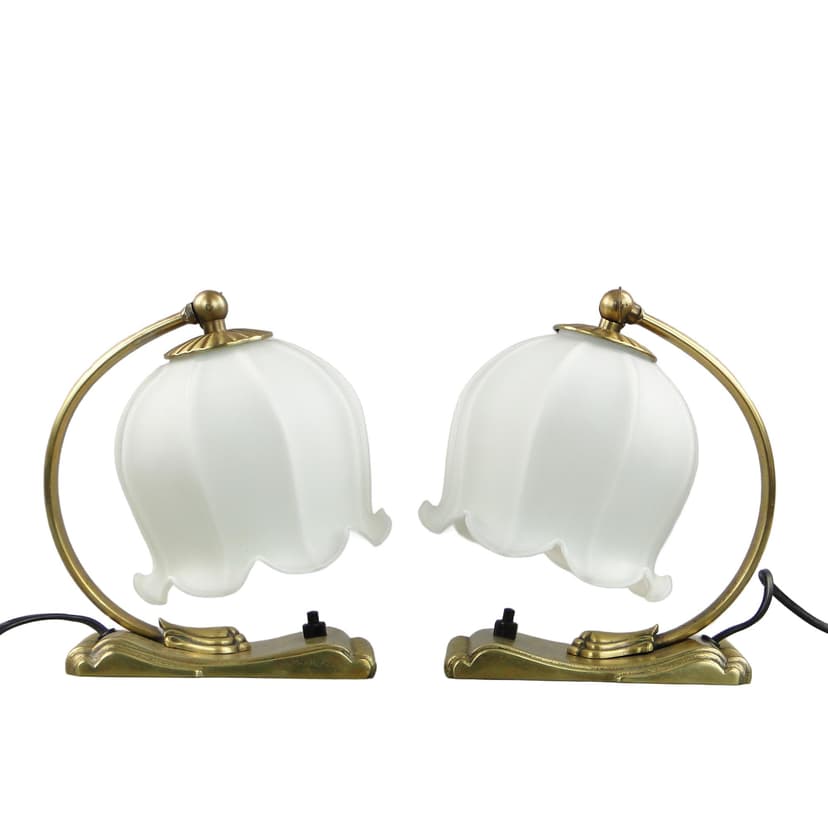 Para lamp stołowych Art déco, mosiądz złoty, szkło białe, Polska, lata 20.