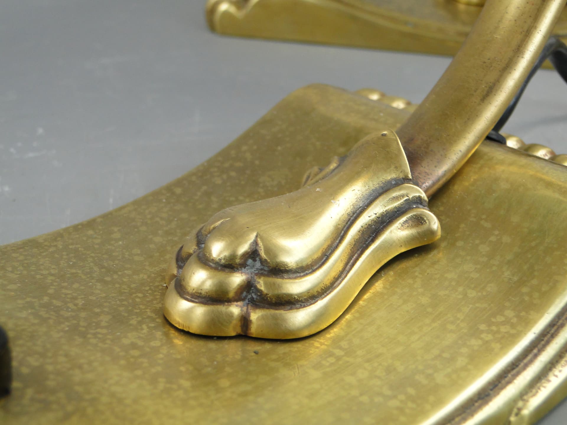 Para lamp stołowych Art déco, mosiądz złoty, szkło białe, Polska, lata 20. - 8056