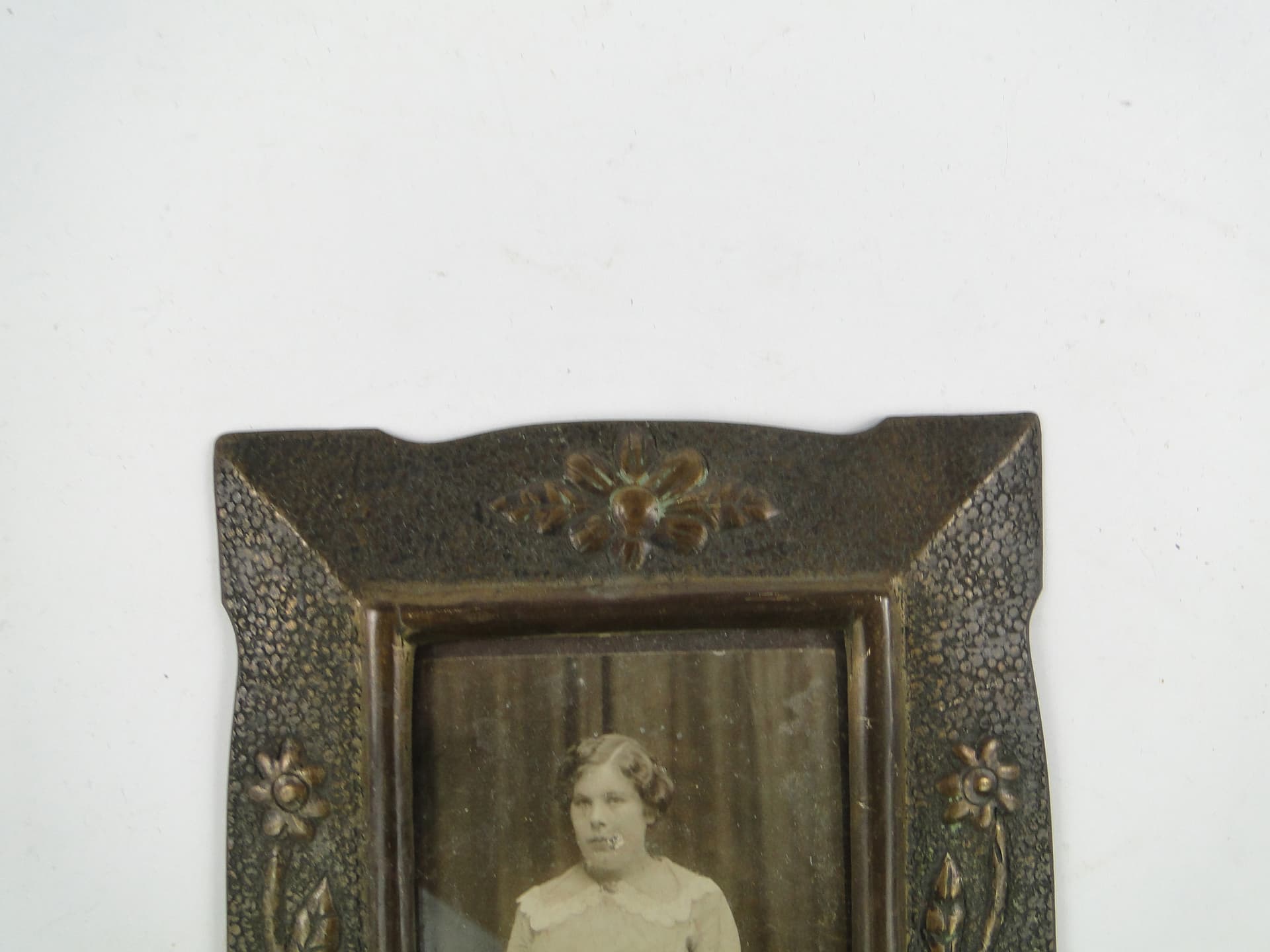 Art Nouveau wall frame, brass, Sweden, early 20th c. - 111837