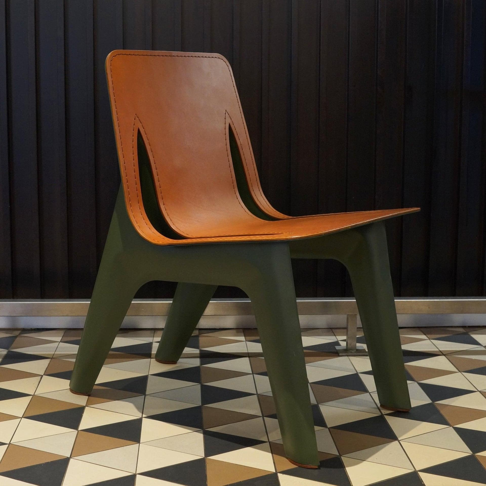 Chair J-CHAIR, cognac leather, olive, Zieta Studio - 117535