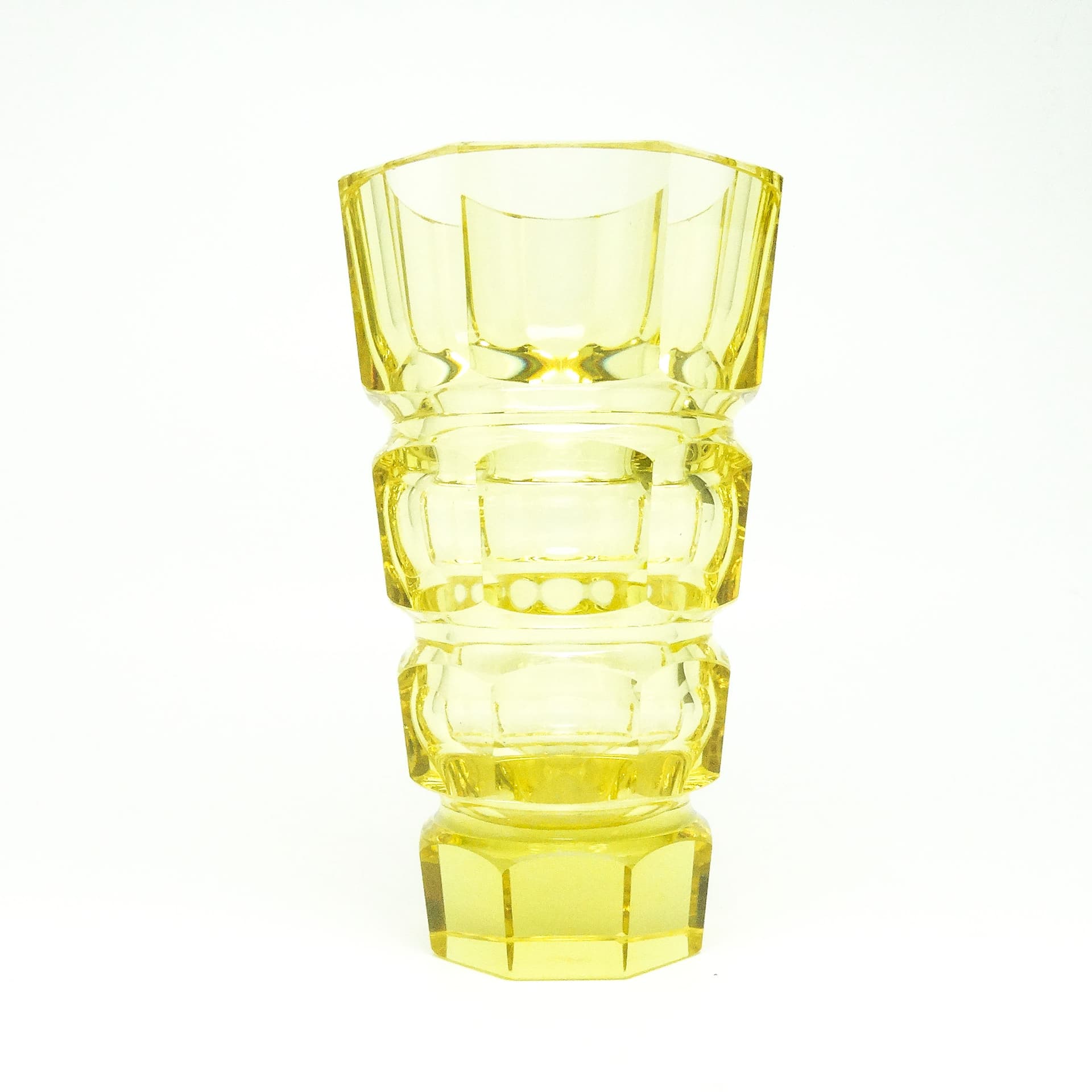 Wazon Art Deco, kryształ żółty, proj. J. Hoffmann, Moser, Czechosłowacja, lata 30. - 114482