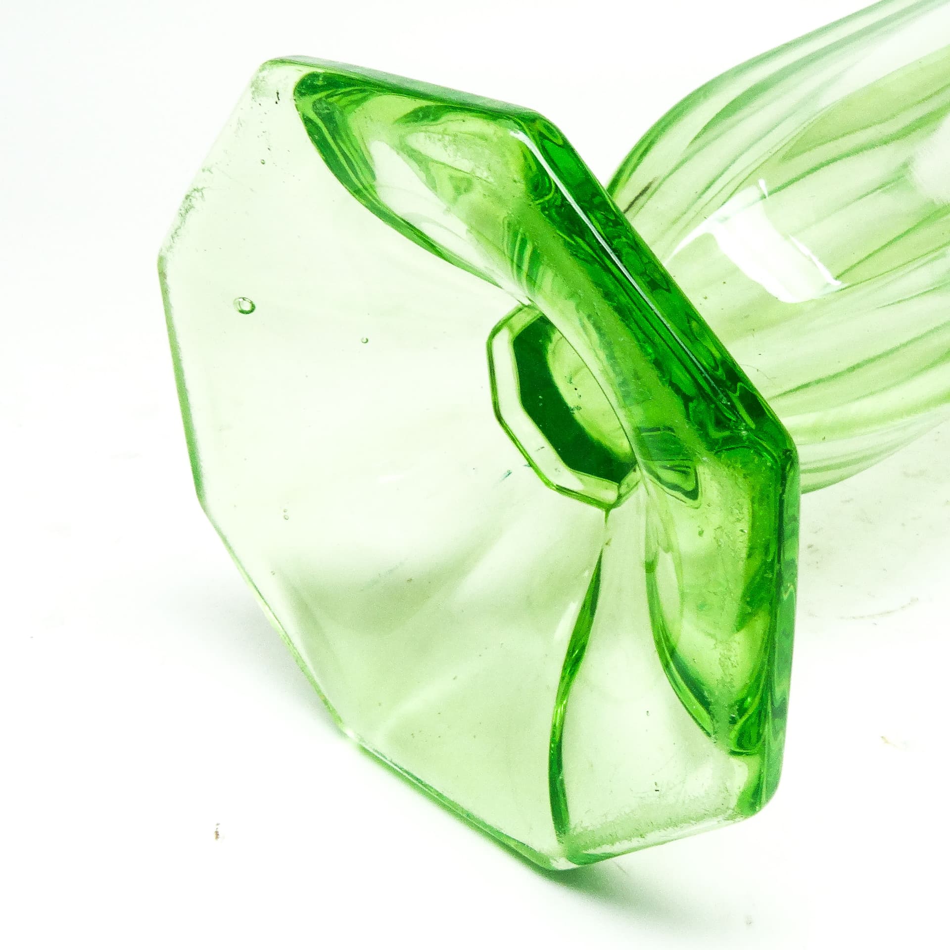 Wazon Art Deco, szkło uranowe prasowane, Huta Zawiercie, Polska, lata 30. - 115043