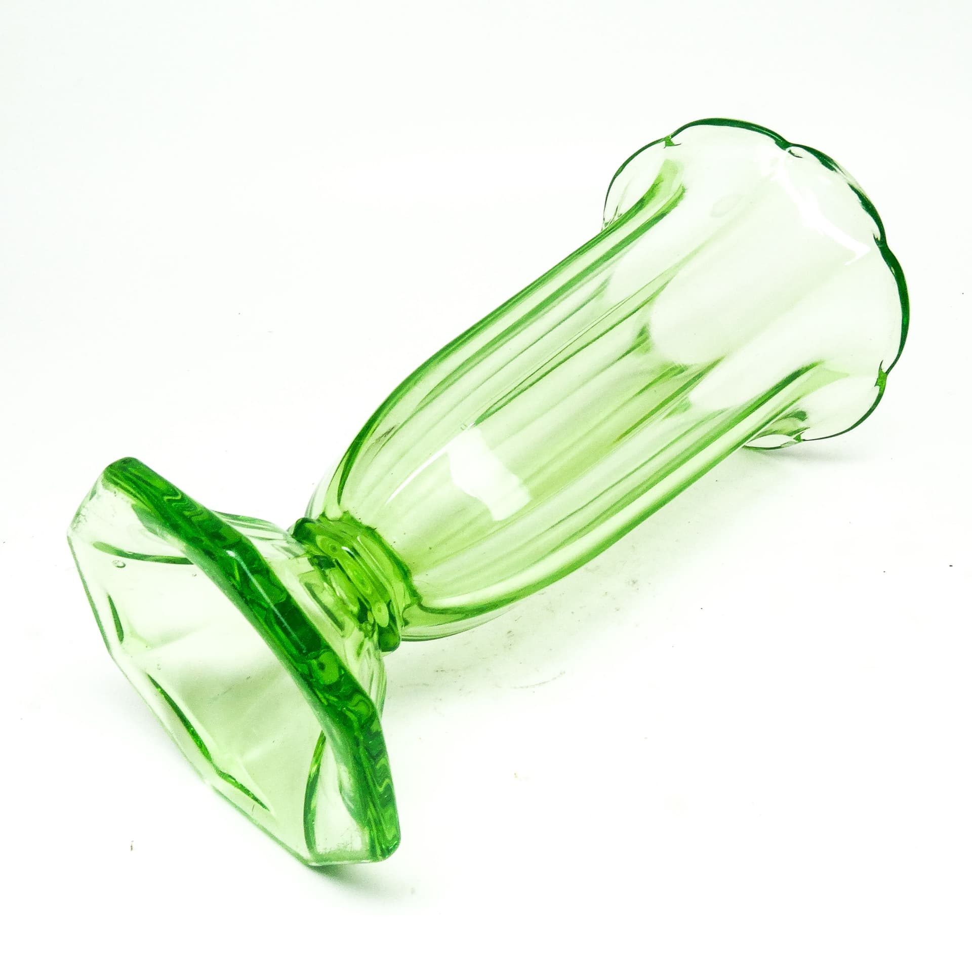 Wazon Art Deco, szkło uranowe prasowane, Huta Zawiercie, Polska, lata 30. - 115045