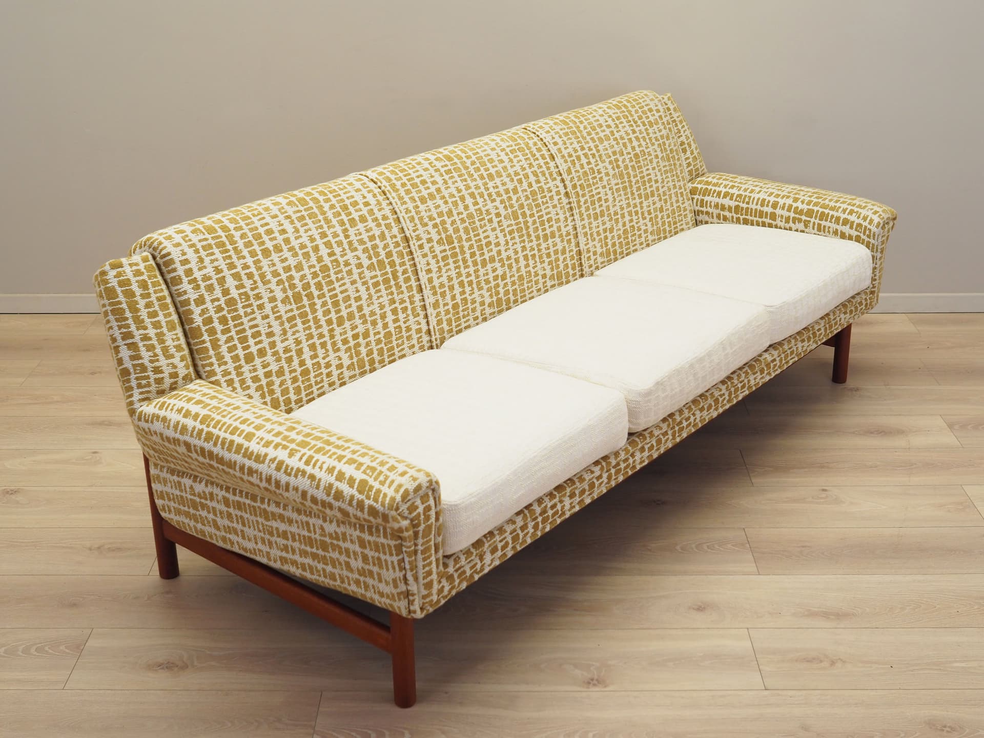Sofa trzyosobowa, multikolor, tkanina, drewno, Dania, lata 70. - 123580