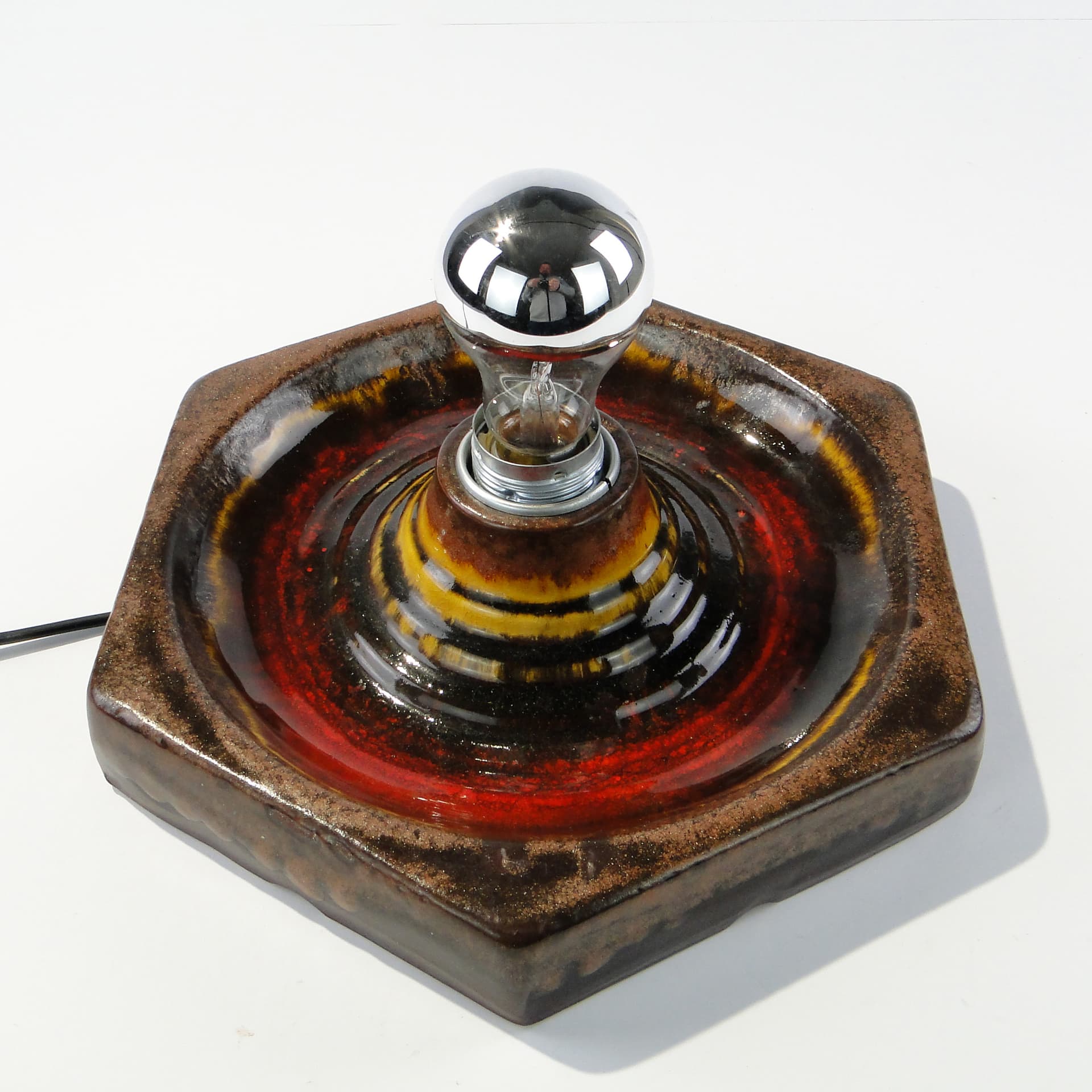 Kinkiet kaflowy czerwono- brązowy ceramika glazurowana Mid-Century - 123954