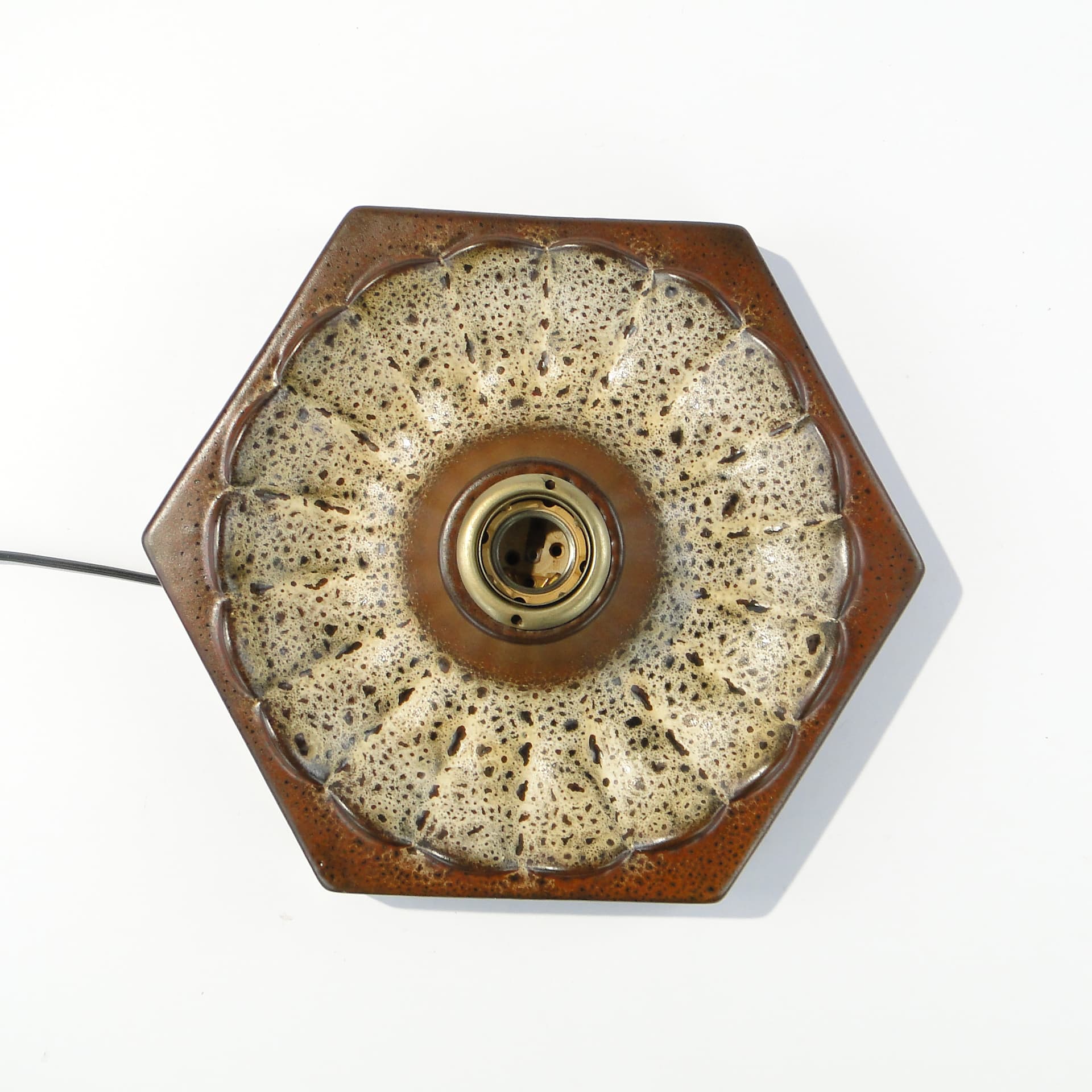 Kinkiet kaflowy brązowy ceramika glazurowana Mid-Century Modern l.50