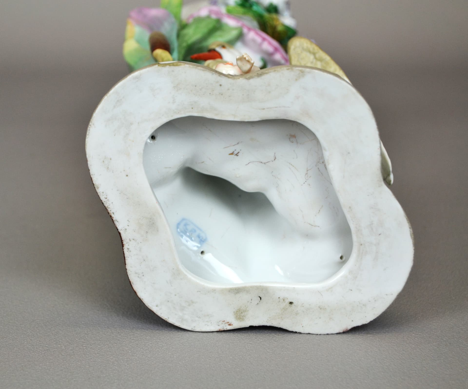 Vase Art Nouveau, white porcelain, KPM, Germany, early 20th c. - 1015