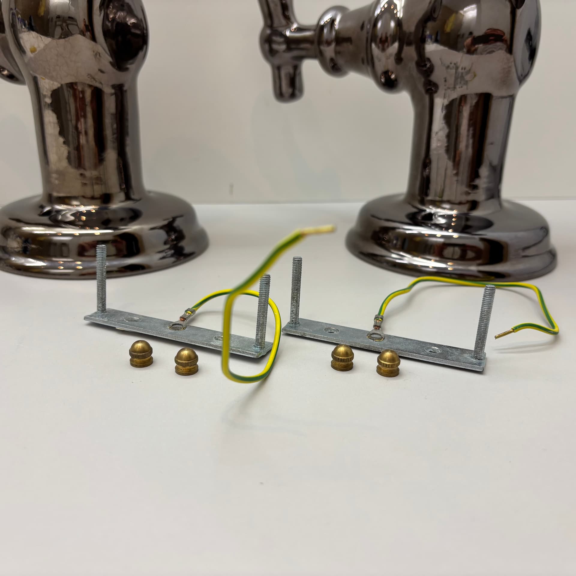 Para kinkietów postmodernistycznych, grafitowy, ceramika, Włochy, lata 90. - 124195