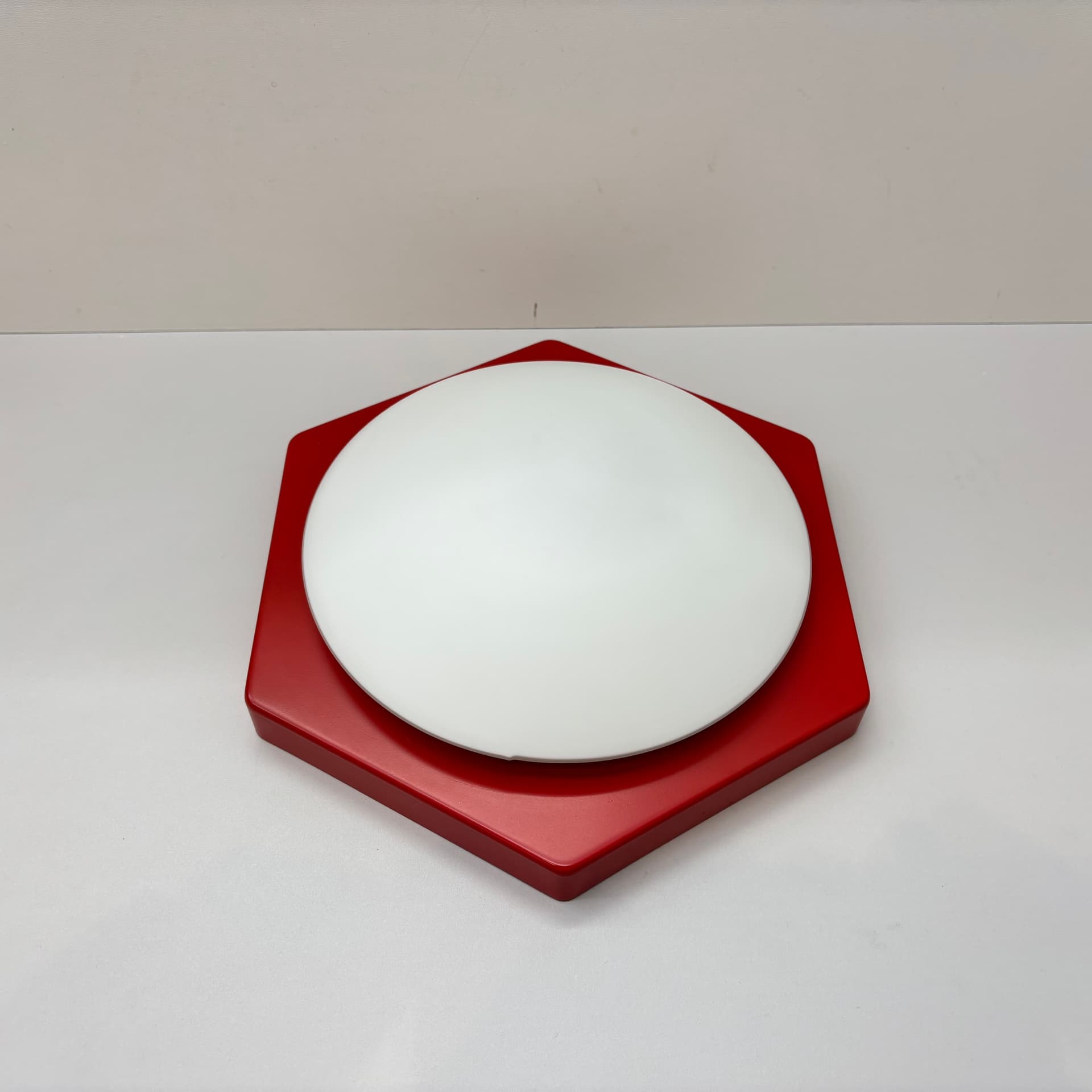 Kinkiet, Neuhaus Leuchten, czerwony, metal, szkło, proj. Rolf Kruger, Niemcy, lata 70. - 124266