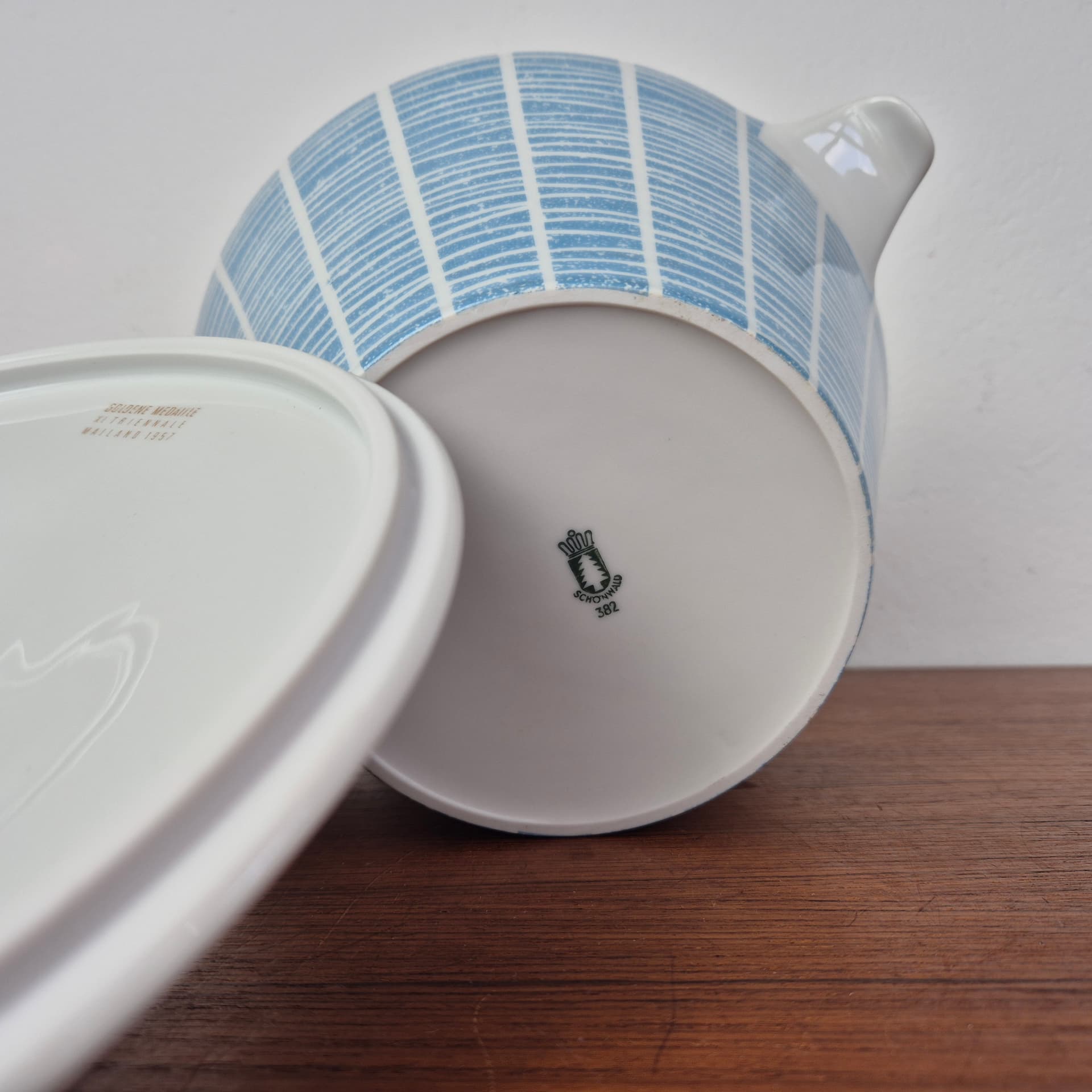 Waza Schönwald 511, biała, porcelana, proj. H. Löffelhardt, Niemcy, lata 50. - 125086