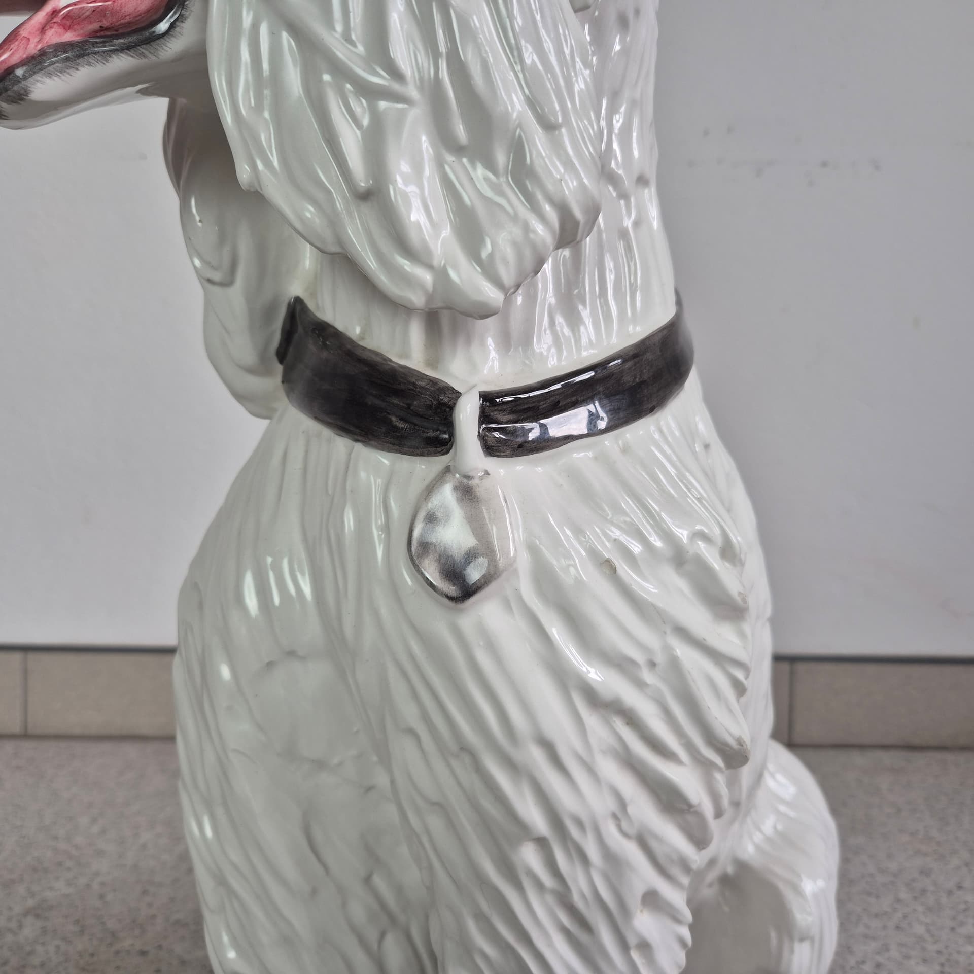 Afghan Hound Figurine, ivory white ceramic, Italy, 1970s. - 125163