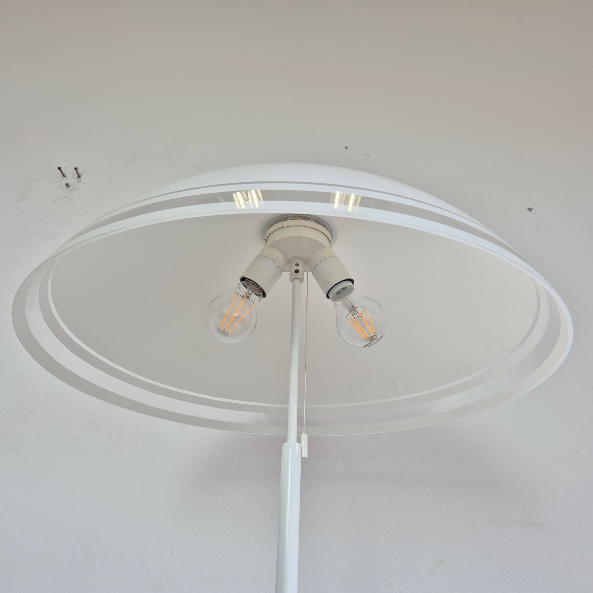 Lampa podłogowa Space Age, akryl biały, metal biały, Niemcy, lata 70. - 125206