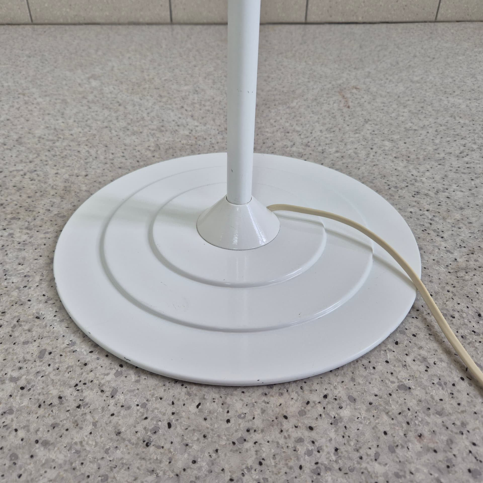 Lampa podłogowa Space Age, akryl biały, metal biały, Niemcy, lata 70. - 125208