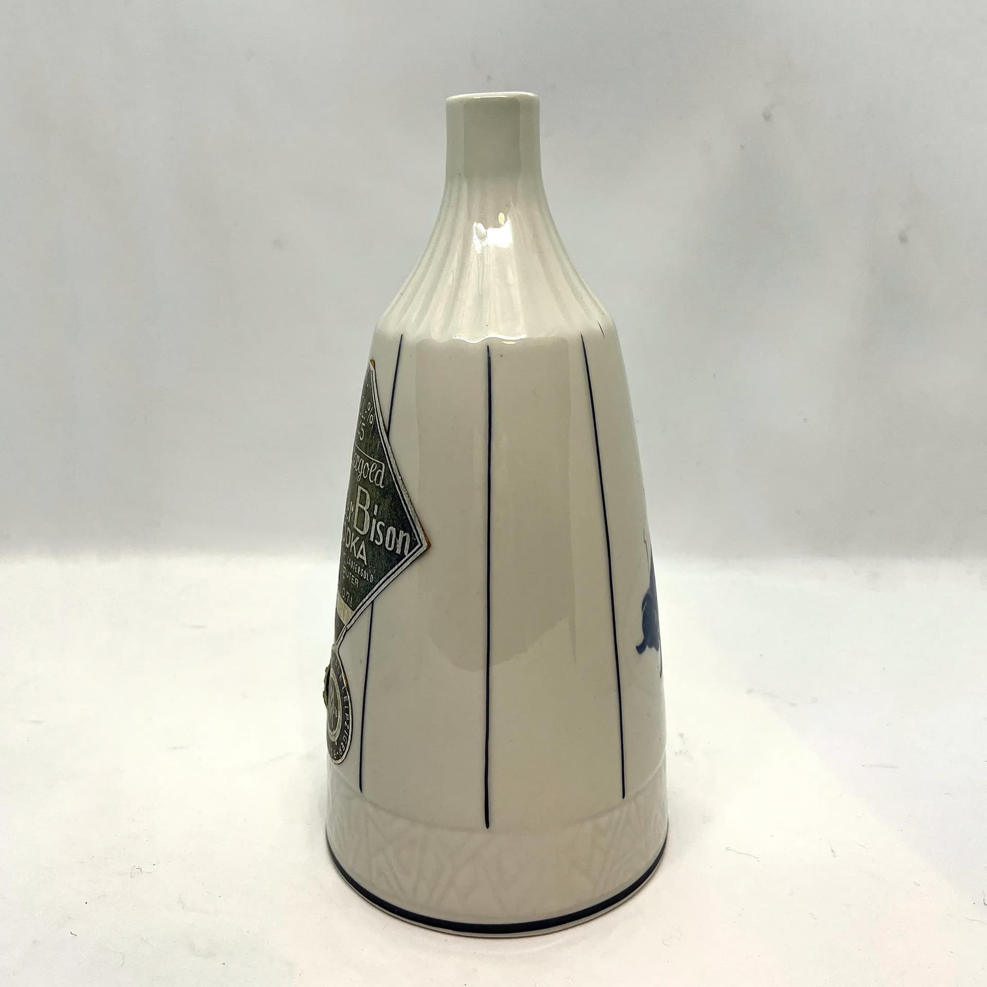 Butelka dekoracyjna Bizon, porcelana biała, Lichte Fine China, Niemcy, lata 70. - 126282