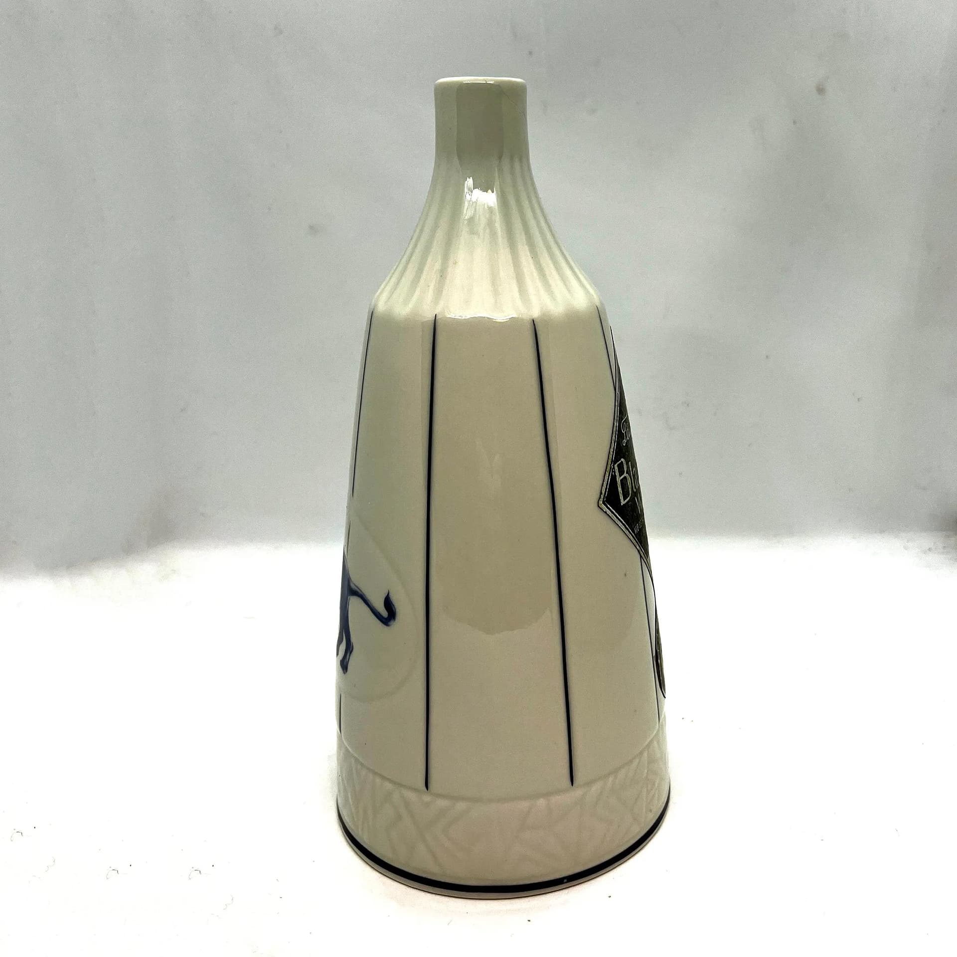 Butelka dekoracyjna Bizon, porcelana biała, Lichte Fine China, Niemcy, lata 70. - 126281