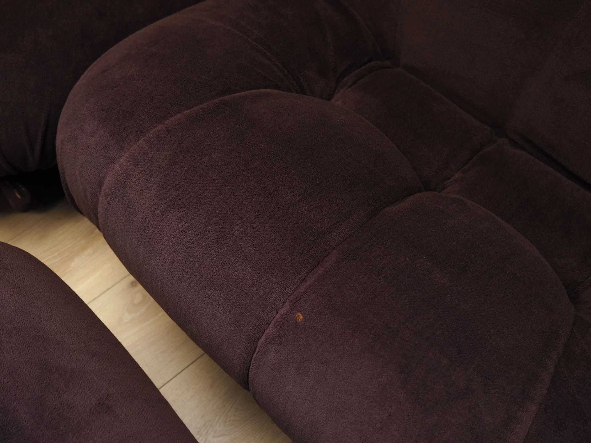 Komplet wypoczynkowy Nuvolone, velvet brązowy, proj. R. Maturi, Włochy, lata 70. - 125828