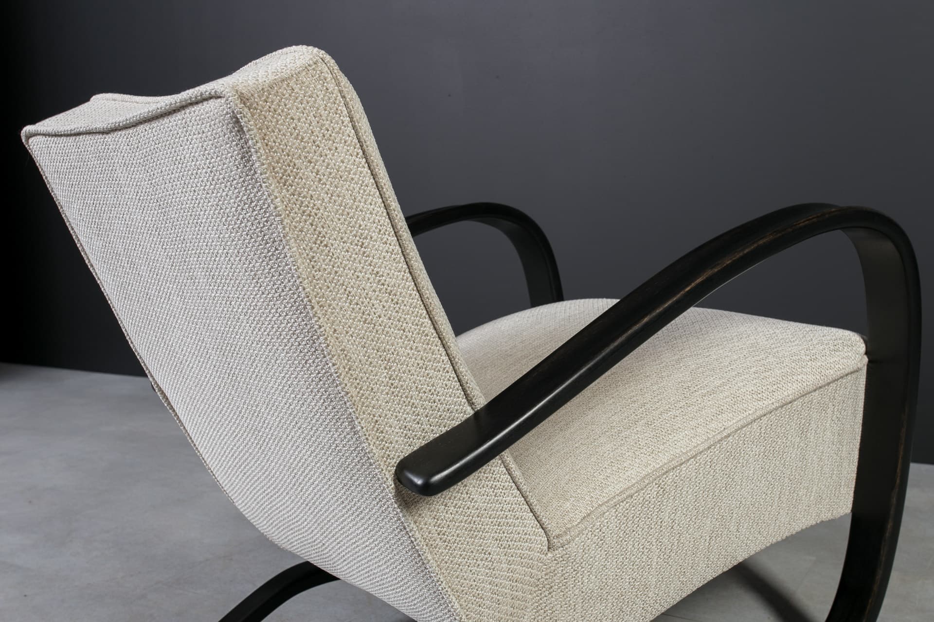 Fotel H269, Art déco, szary, buk, proj. J. Halabala, UP Závody, Czechosłowacja, lata 30. - 8428